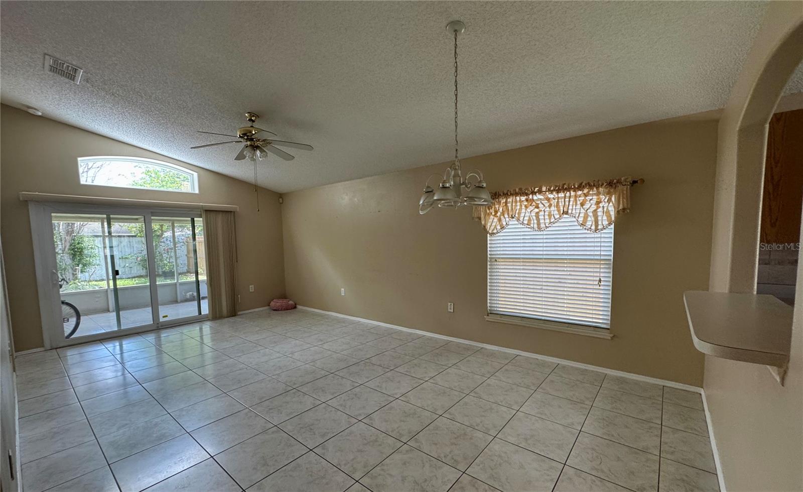 1309 Timberbend Cir Property Photo 4