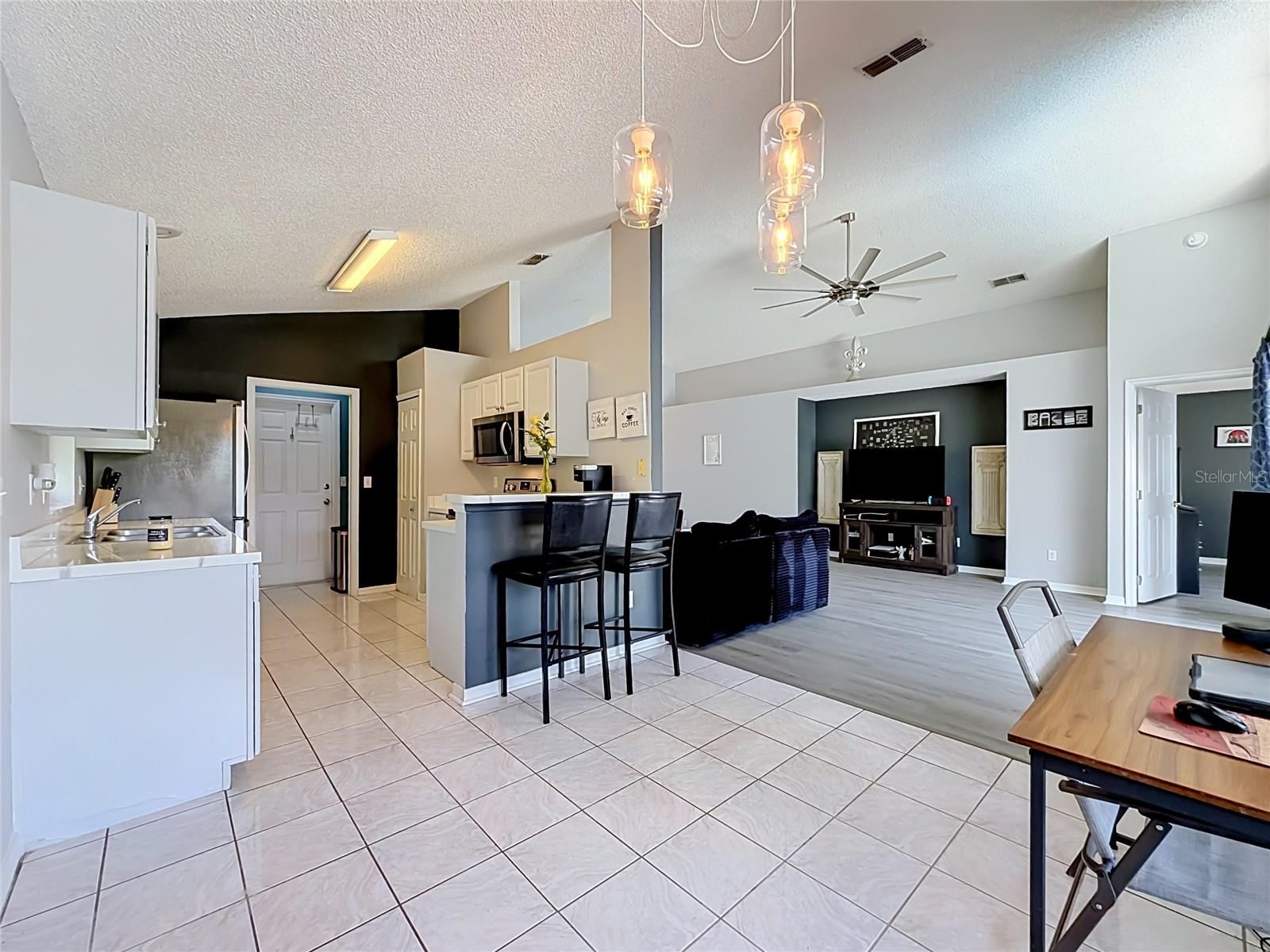 2244 Mallory Cir Property Photo 12