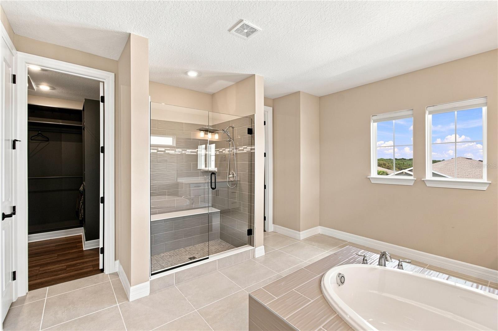 4817 Fair Winds Ct Property Photo 35
