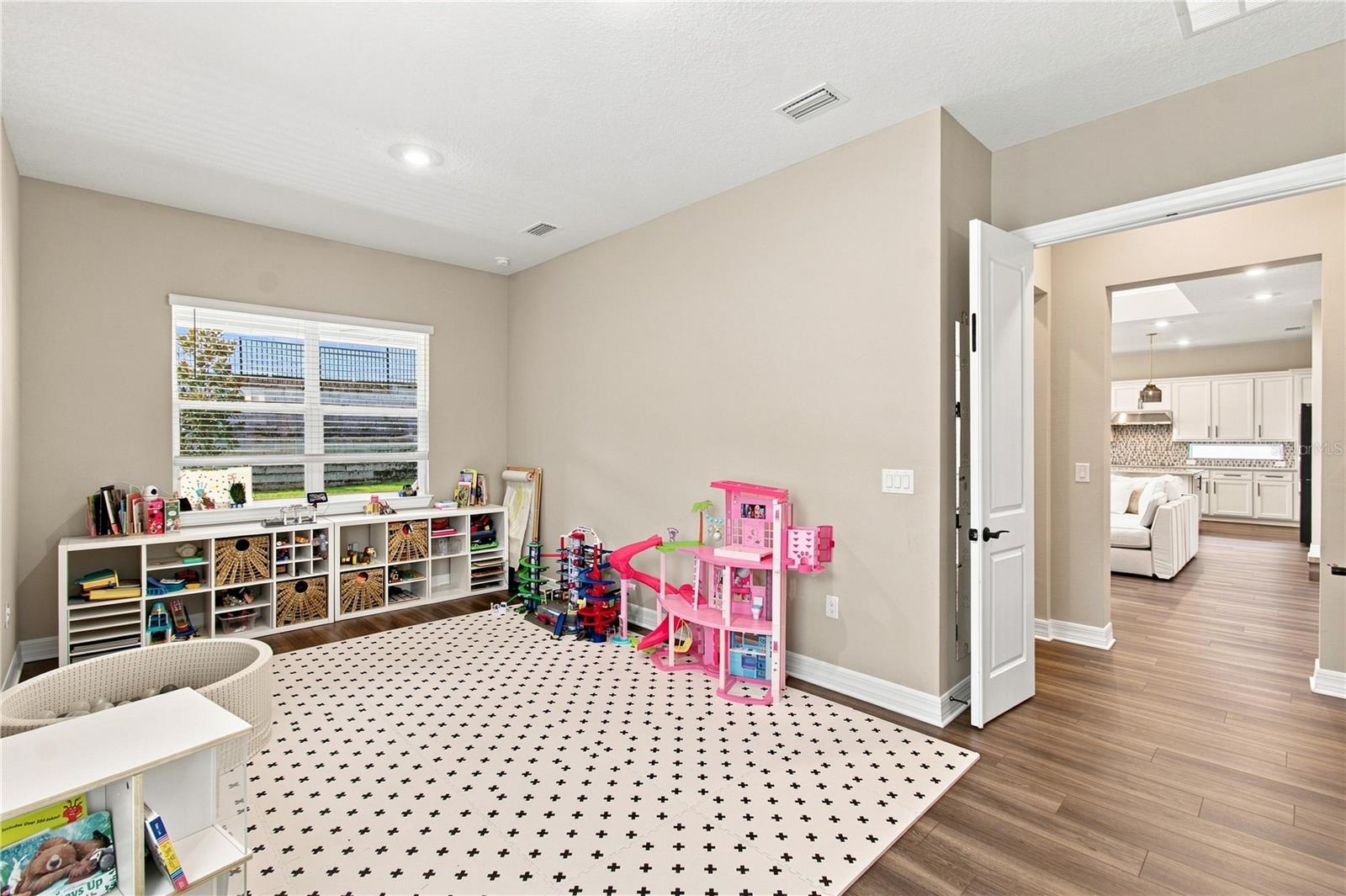 4817 Fair Winds Ct Property Photo 43