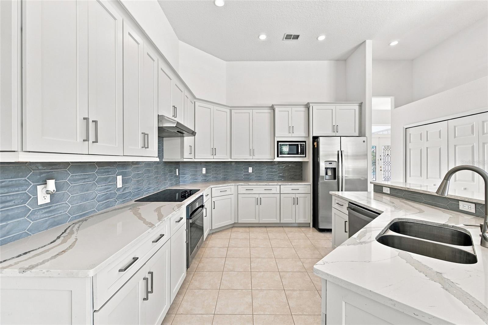 10008 Canopy Tree Ct Property Photo 3