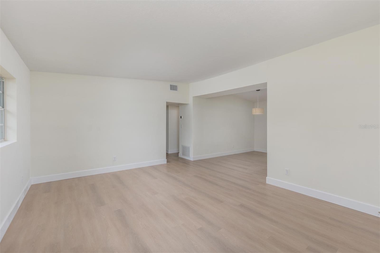 1008 Berwyn Rd Property Photo 12