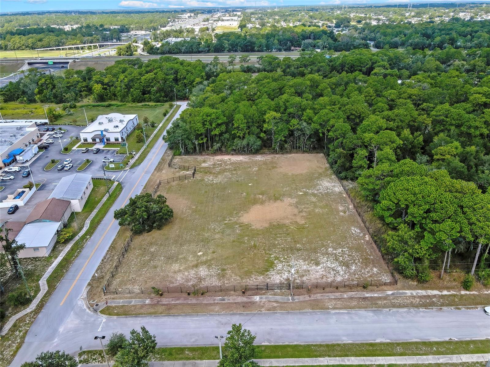 15241 Horn Ave Property Photo 4