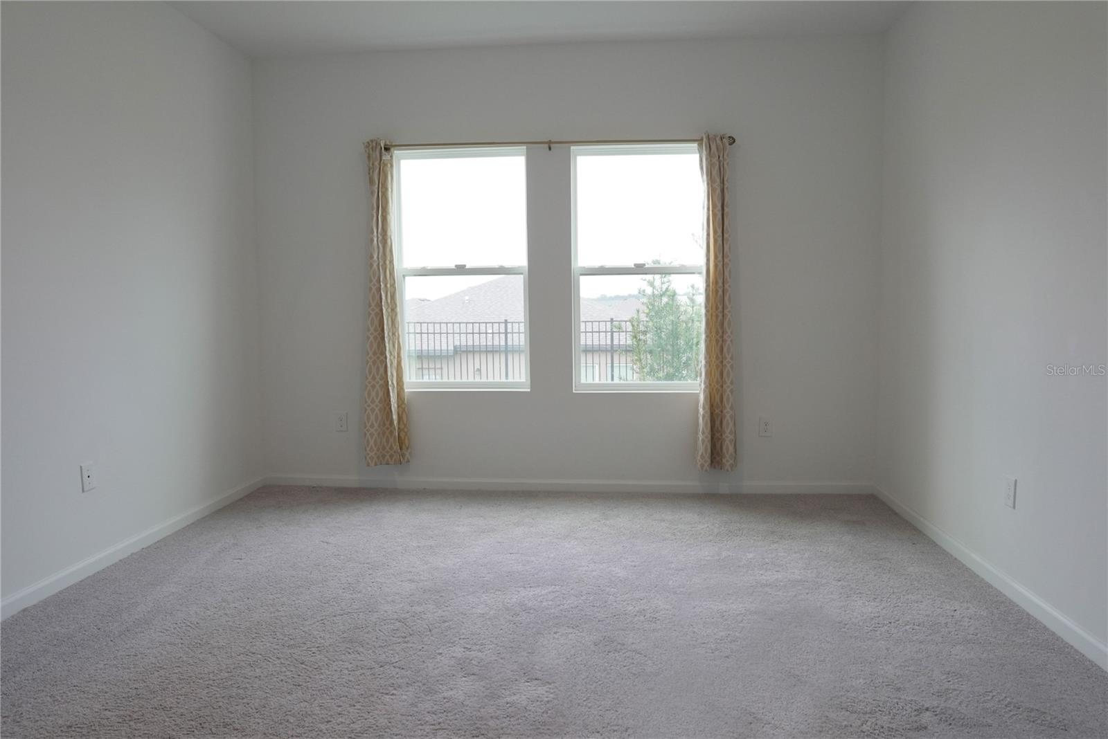870 Ballantyne Dr Property Photo 6