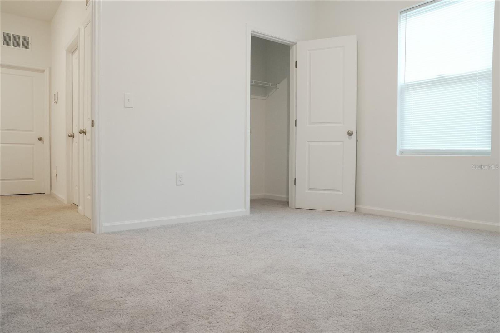 870 Ballantyne Dr Property Photo 10