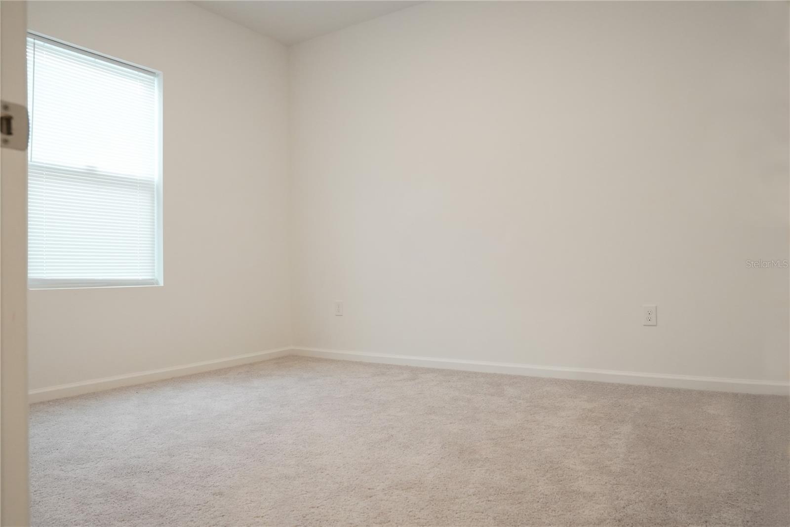 870 Ballantyne Dr Property Photo 11
