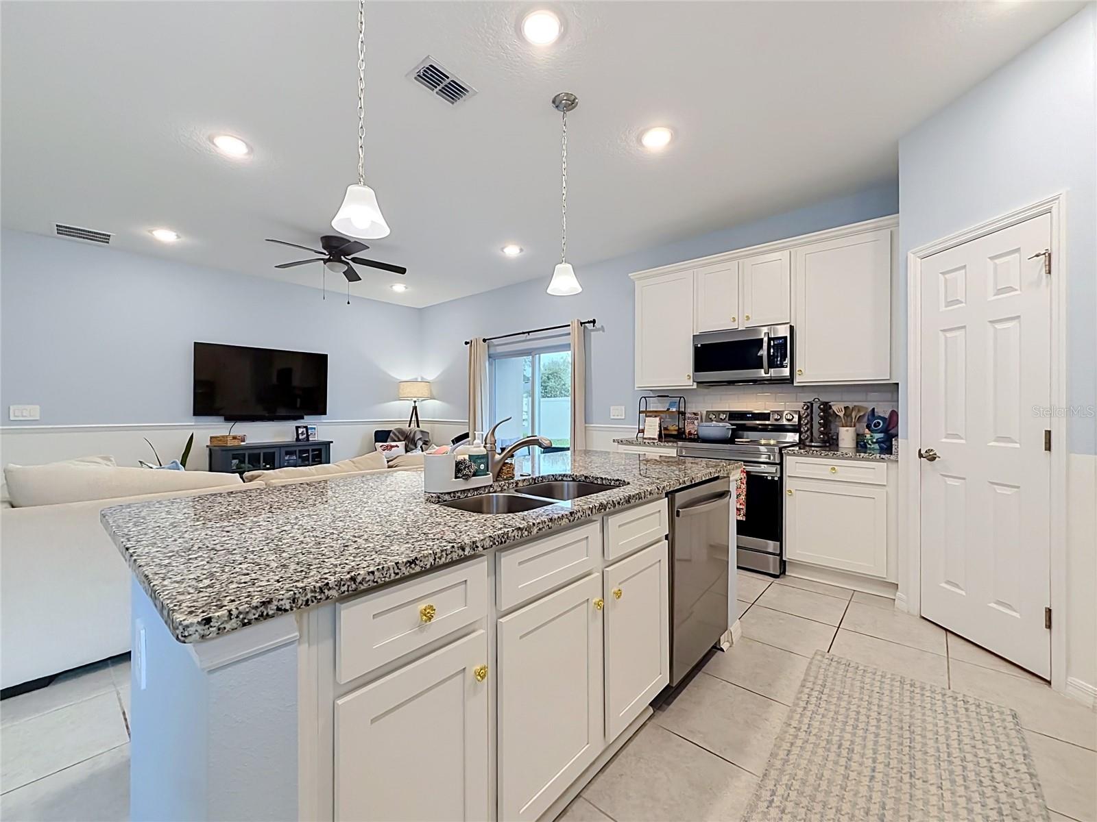 3947 Mayhill Loop Property Photo 11