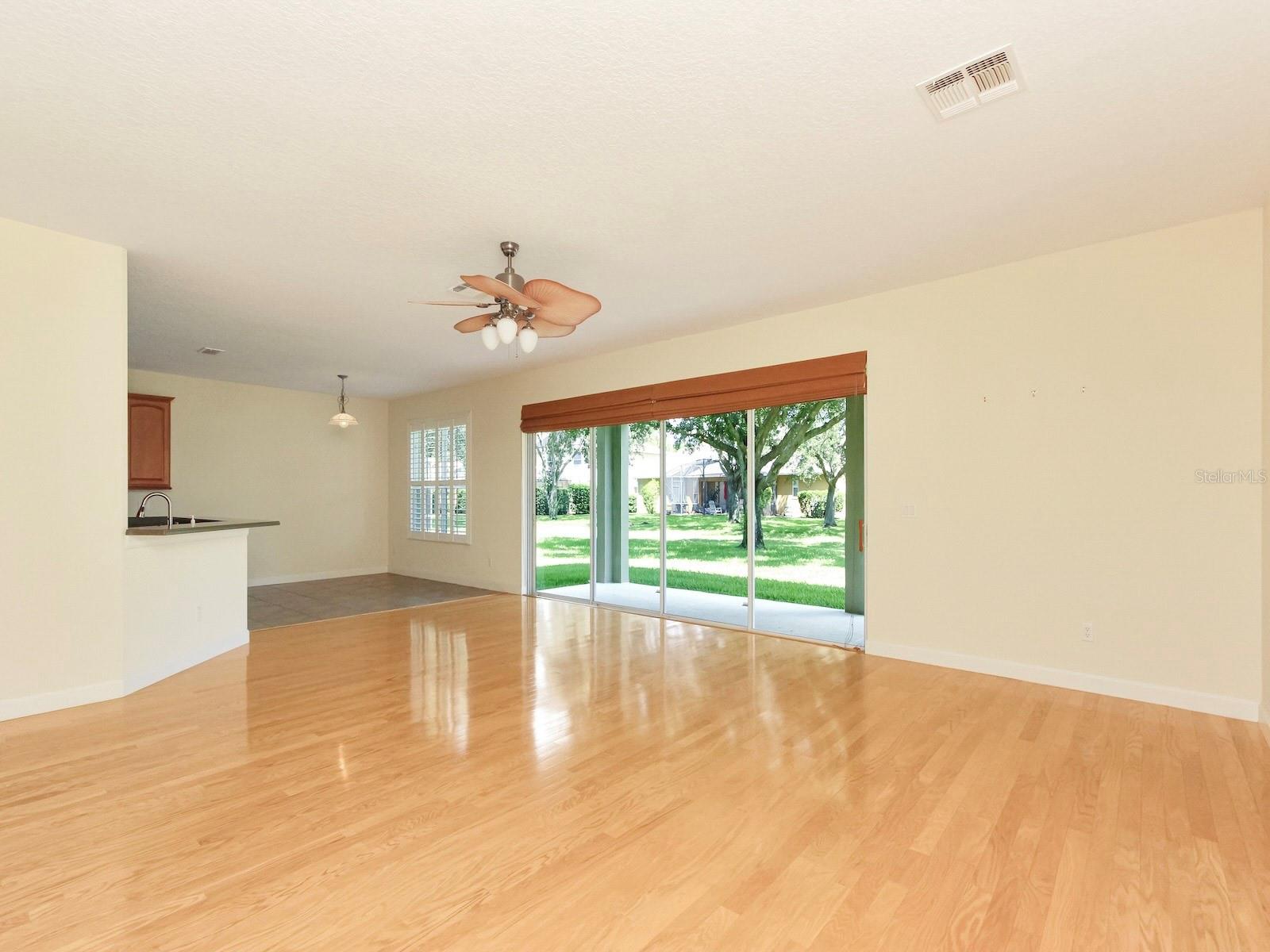 10093 Chardonnay Dr Property Photo 12