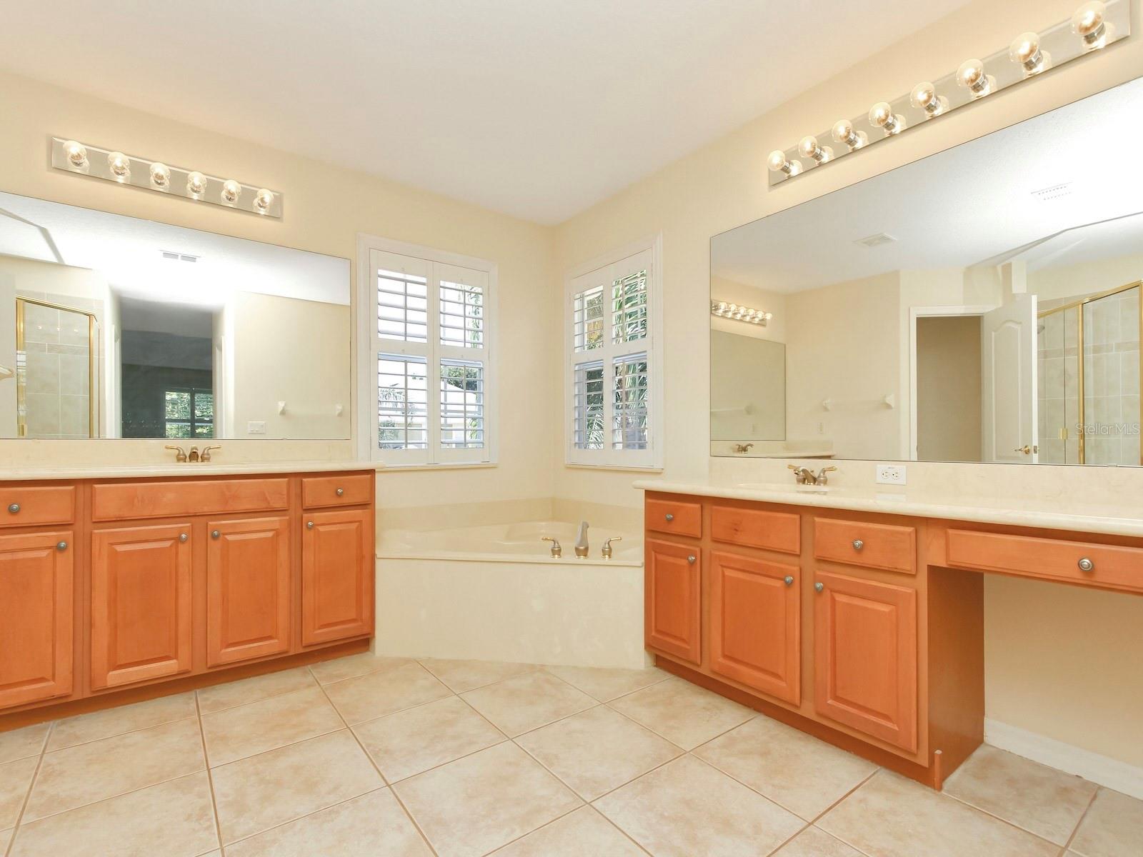 10093 Chardonnay Dr Property Photo 22