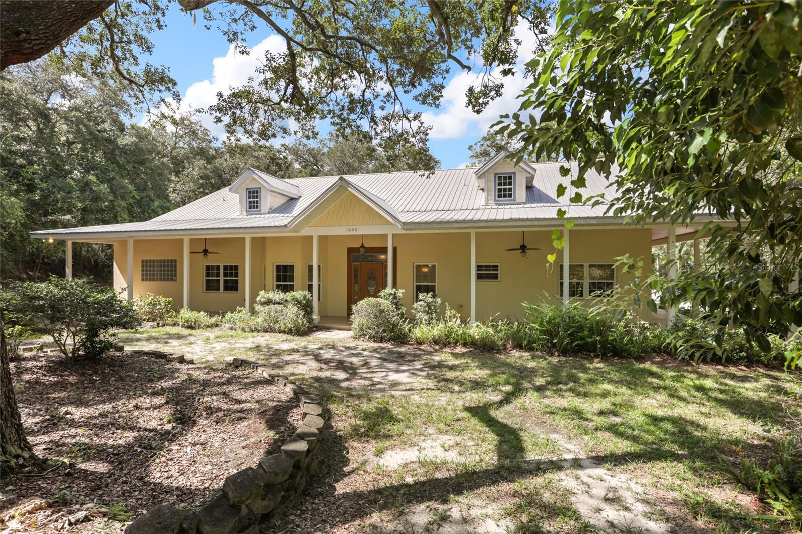1685 Manor Way Property Photo 1