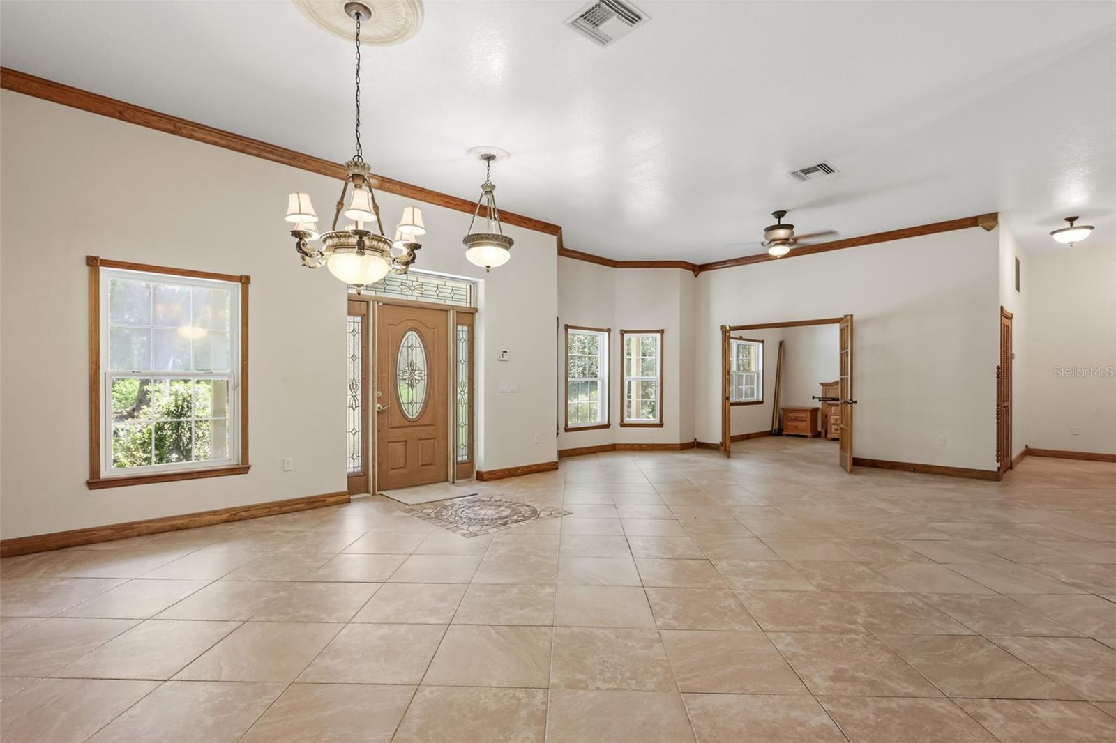 1685 Manor Way Property Photo 6