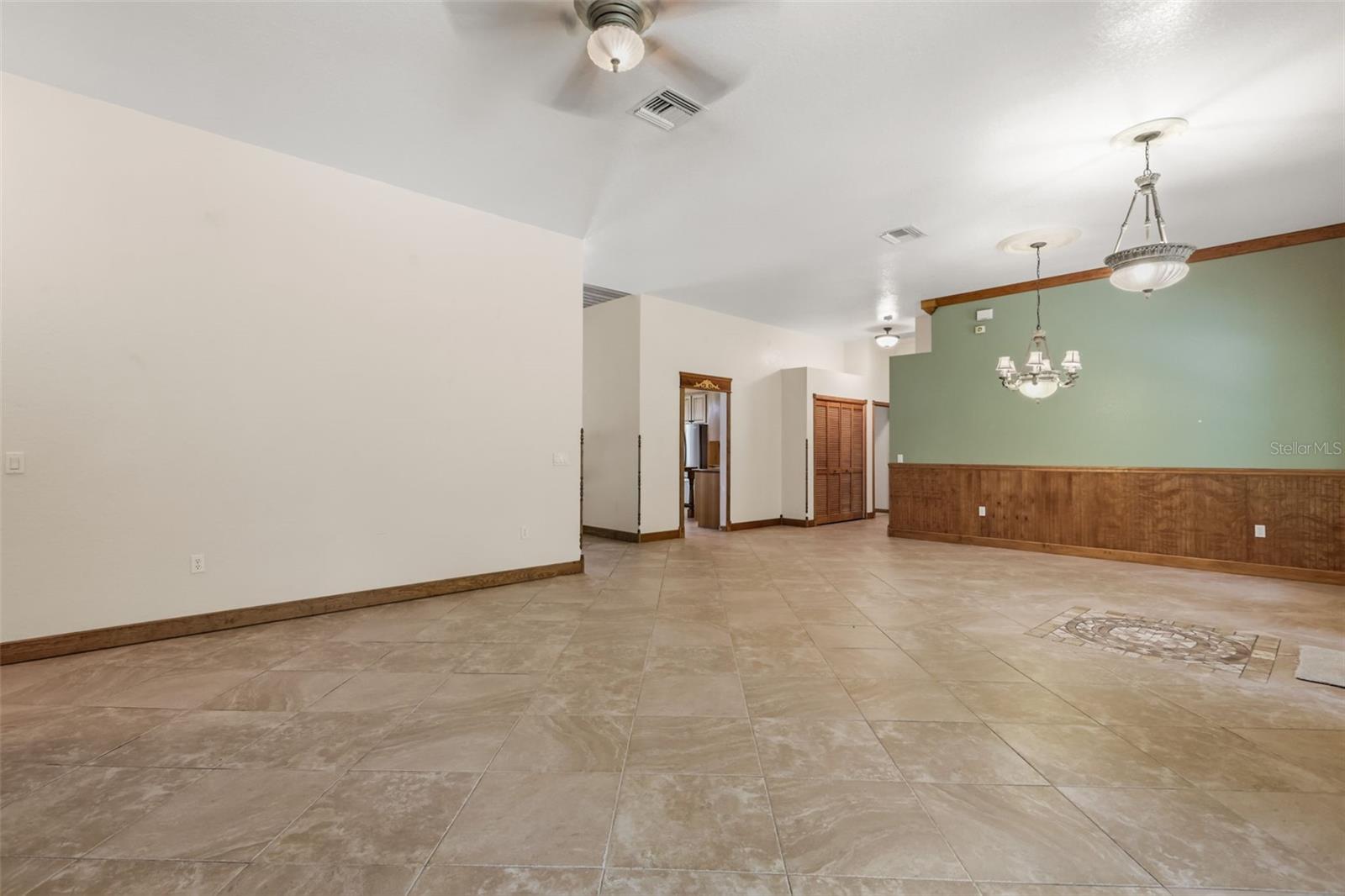1685 Manor Way Property Photo 10
