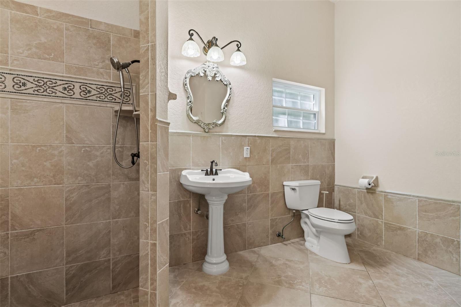 1685 Manor Way Property Photo 25