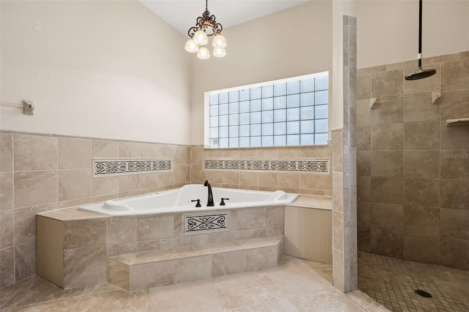 1685 Manor Way Property Photo 30