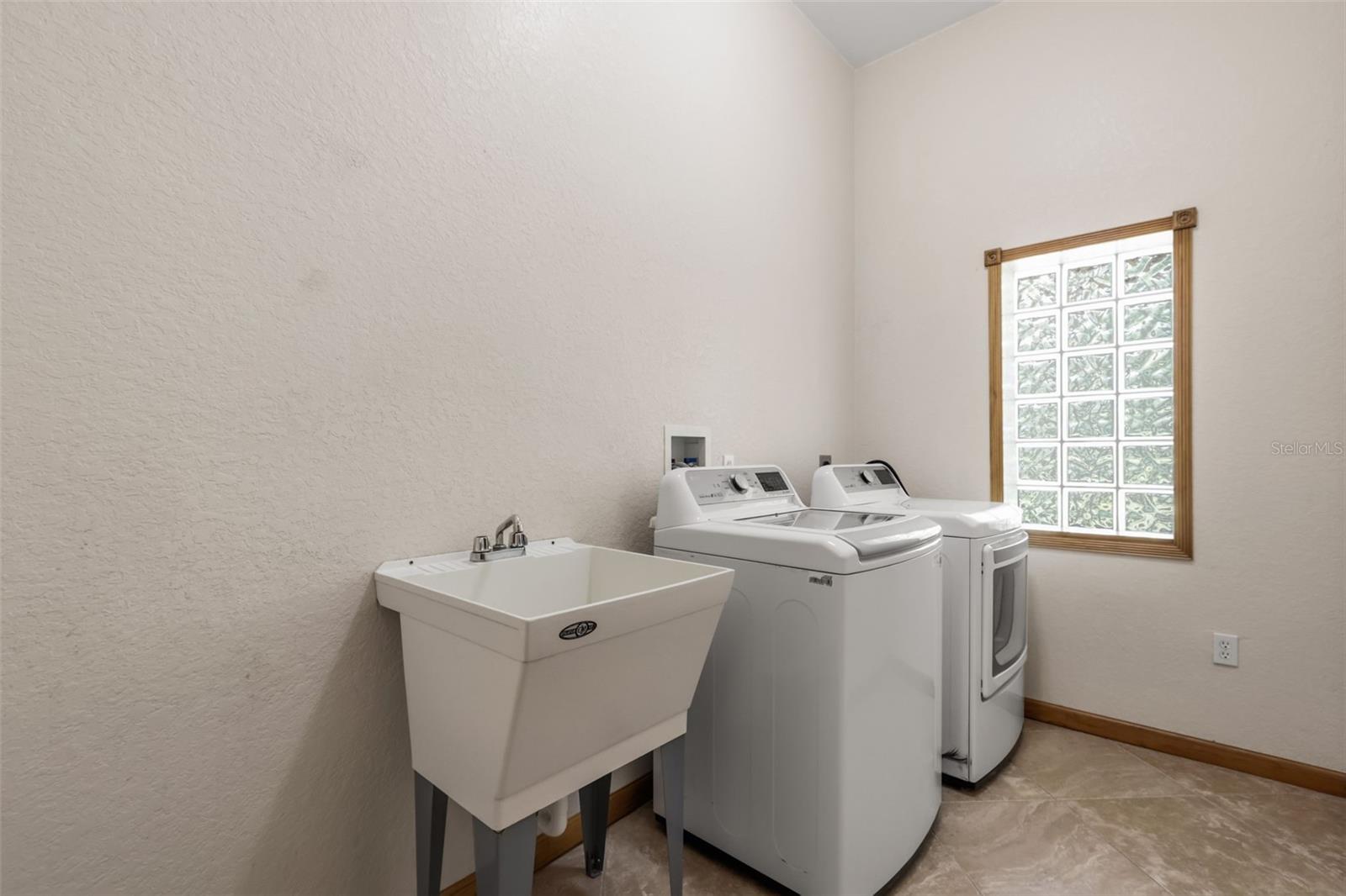 1685 Manor Way Property Photo 42