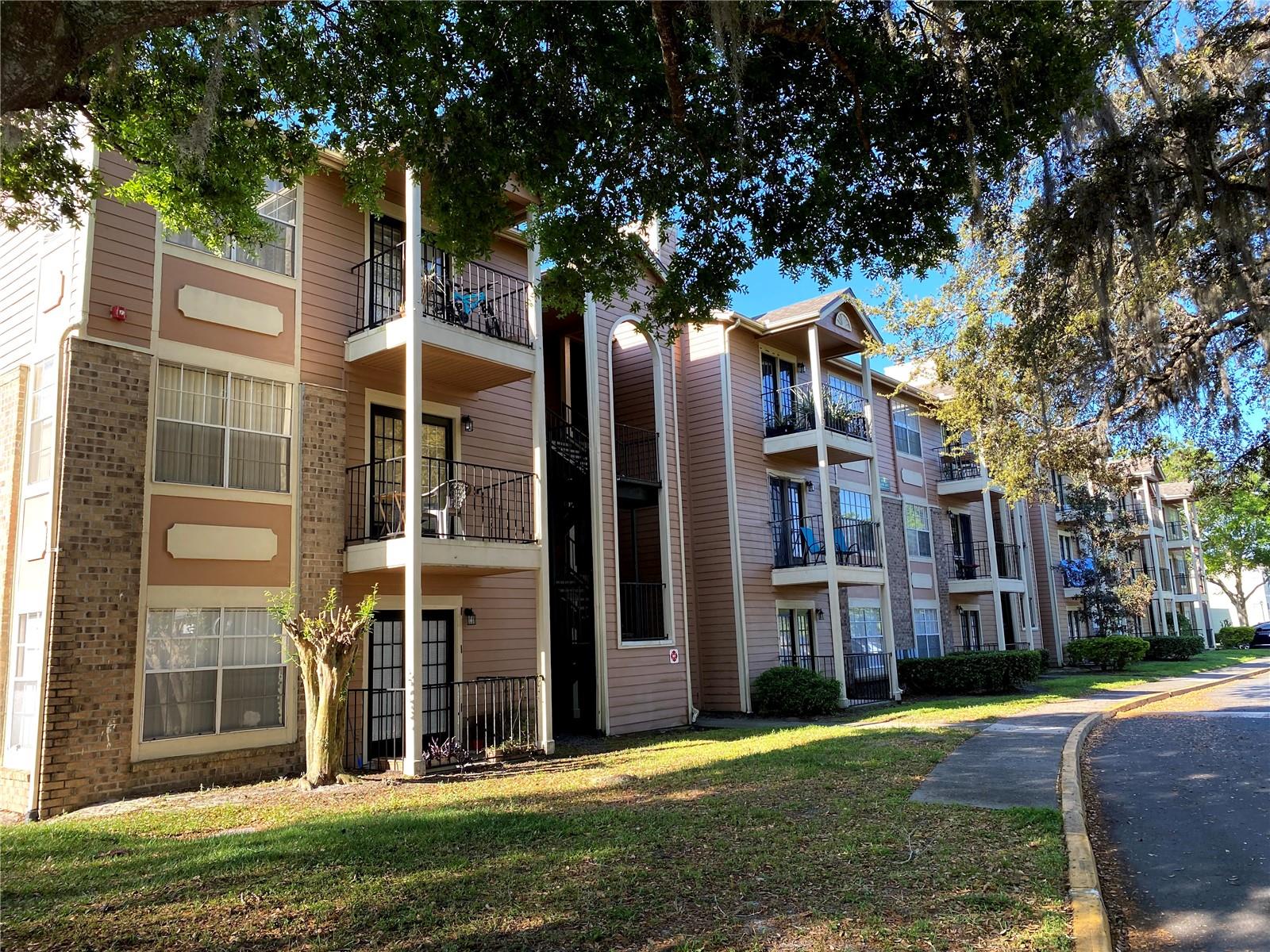 O6434547 Property Photo 1