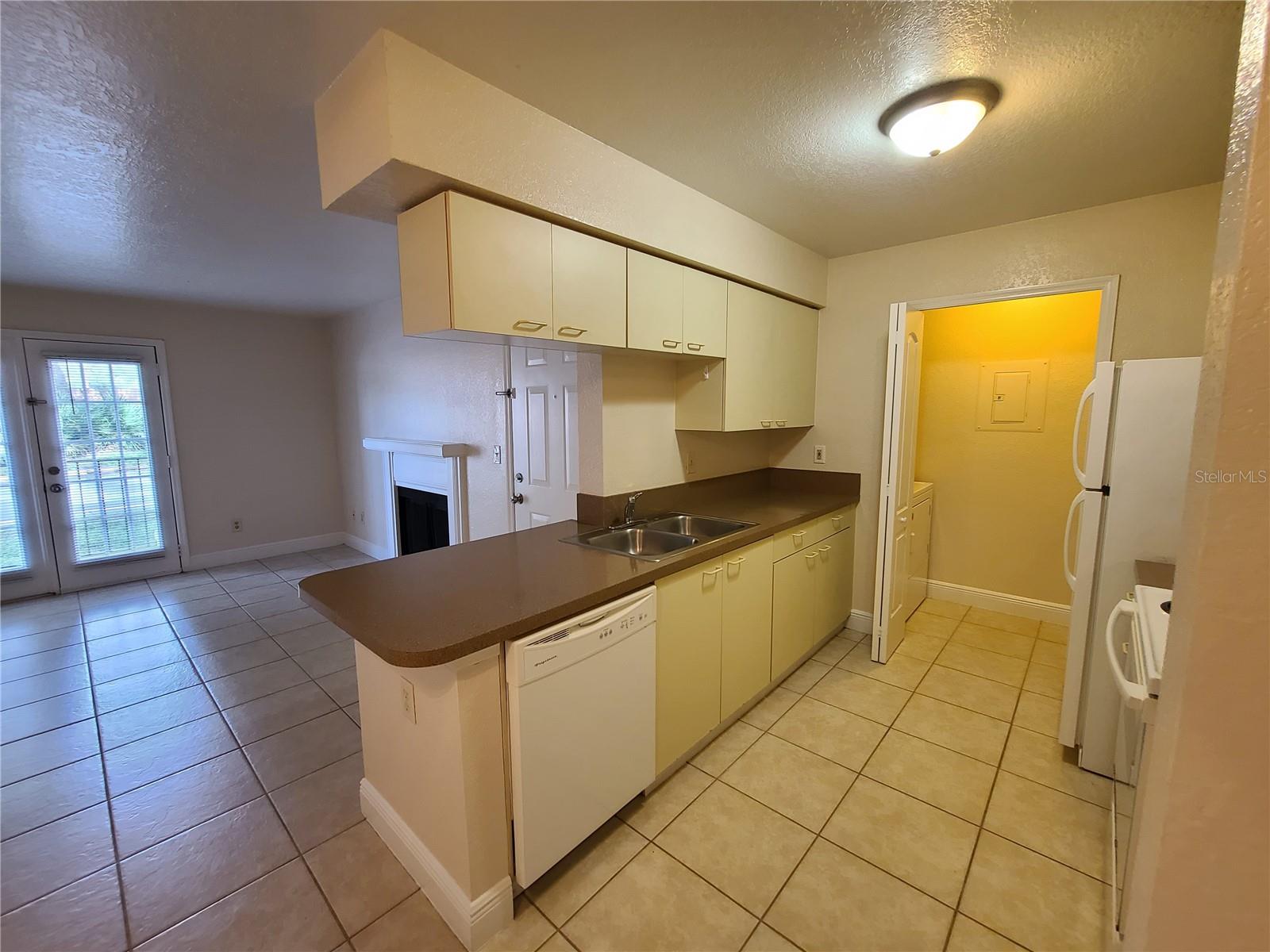O6434547 Property Photo 7