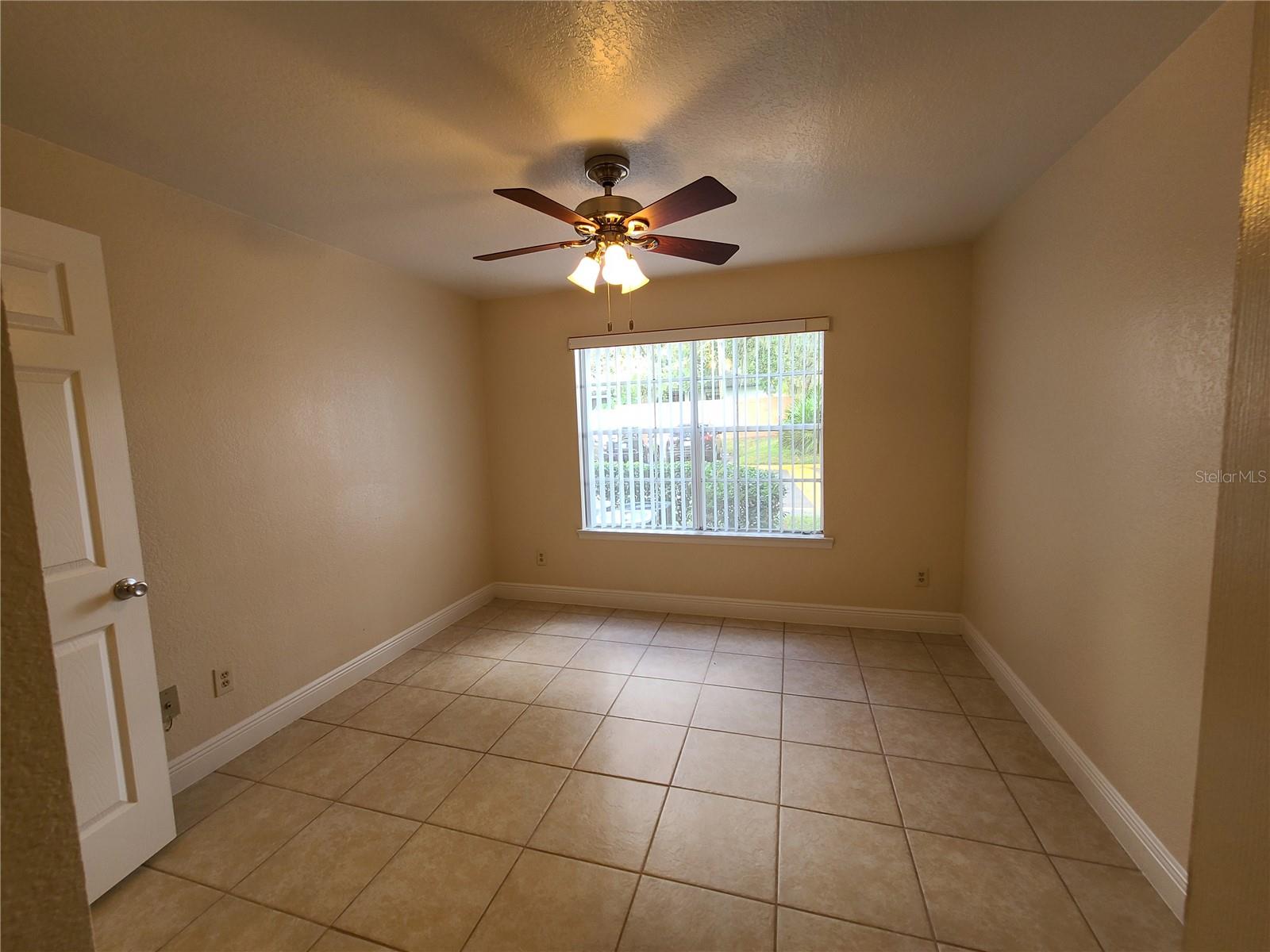 O6434547 Property Photo 10
