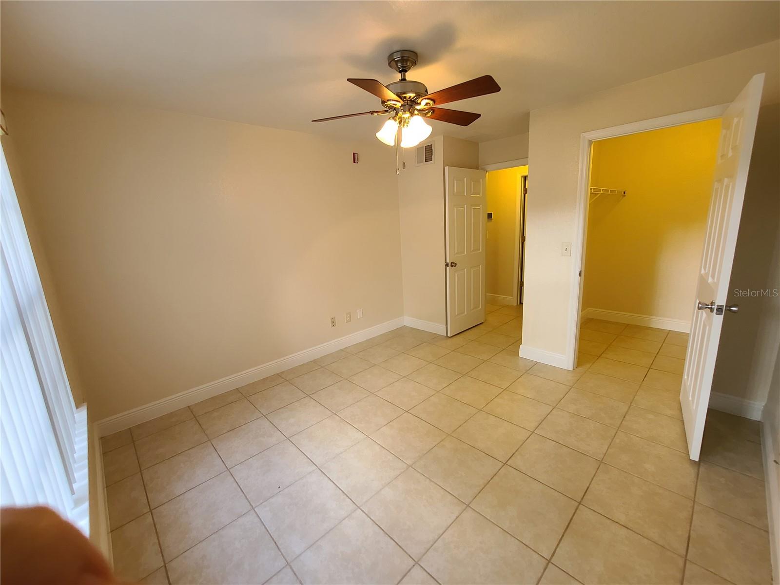 O6434547 Property Photo 13