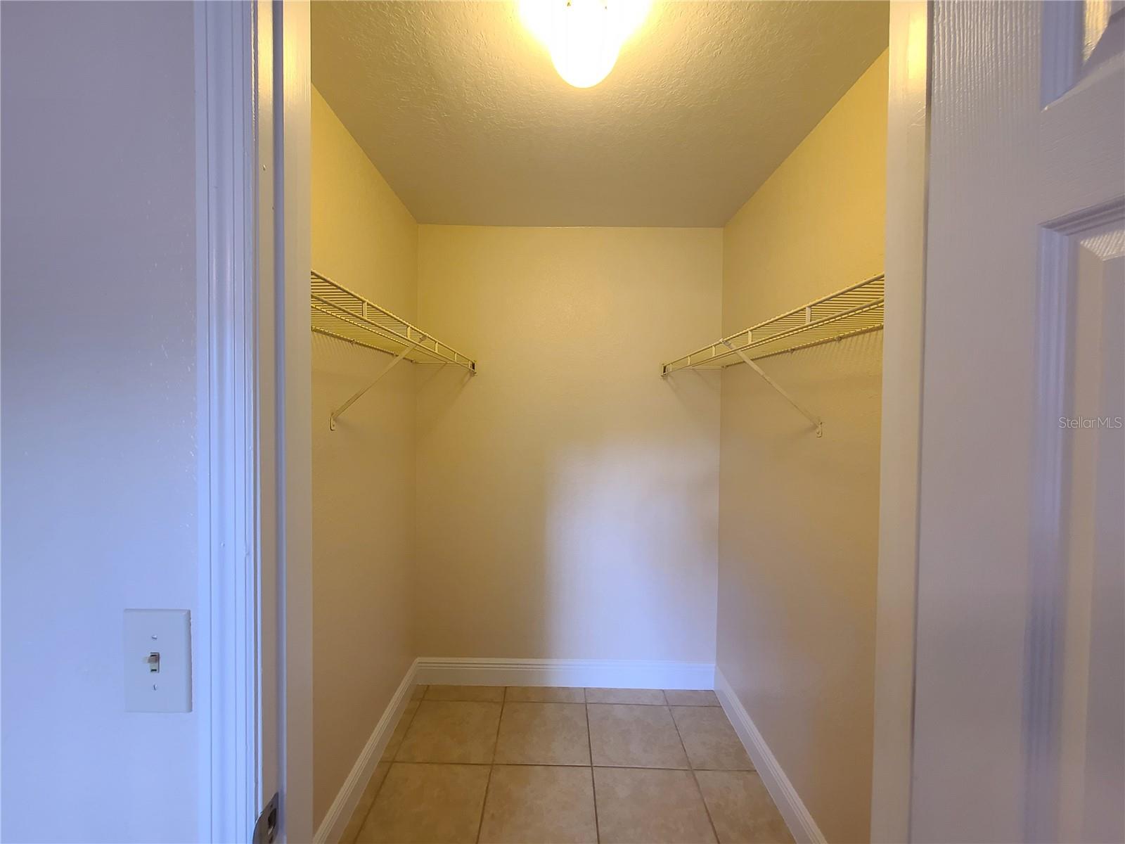O6434547 Property Photo 14