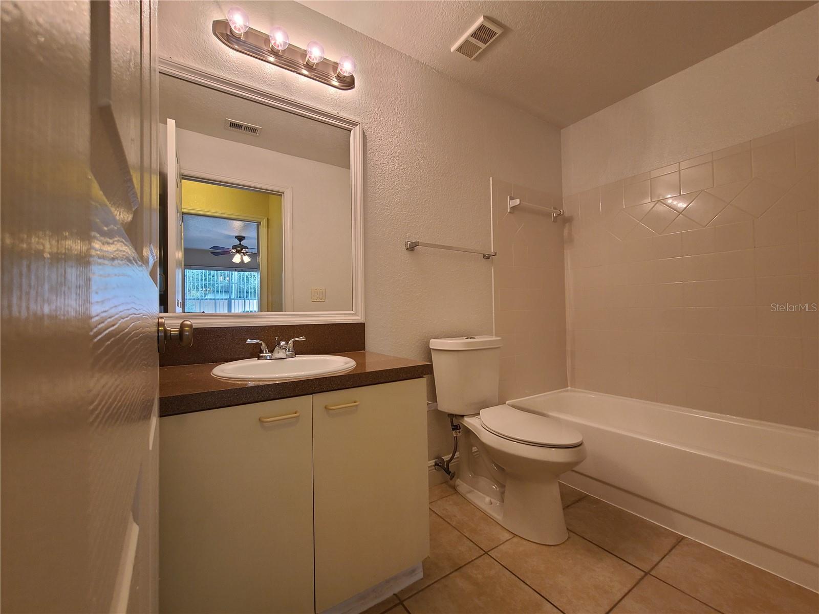 O6434547 Property Photo 15