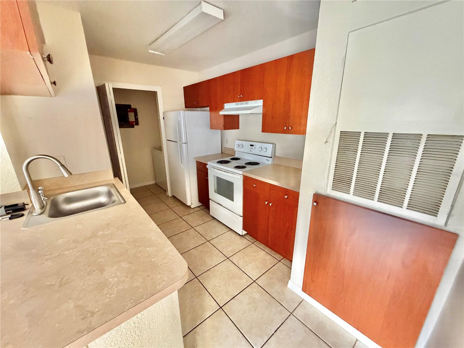 2550 N Alafaya Trl #2111 Property Photo 5