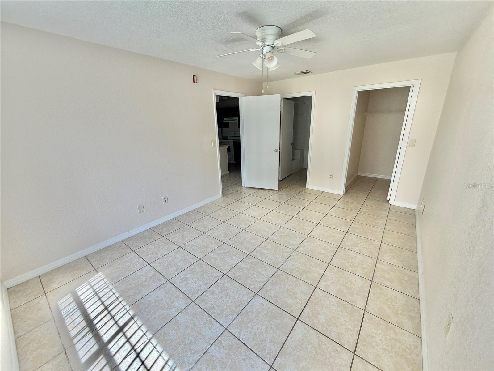 2550 N Alafaya Trl #2111 Property Photo 10