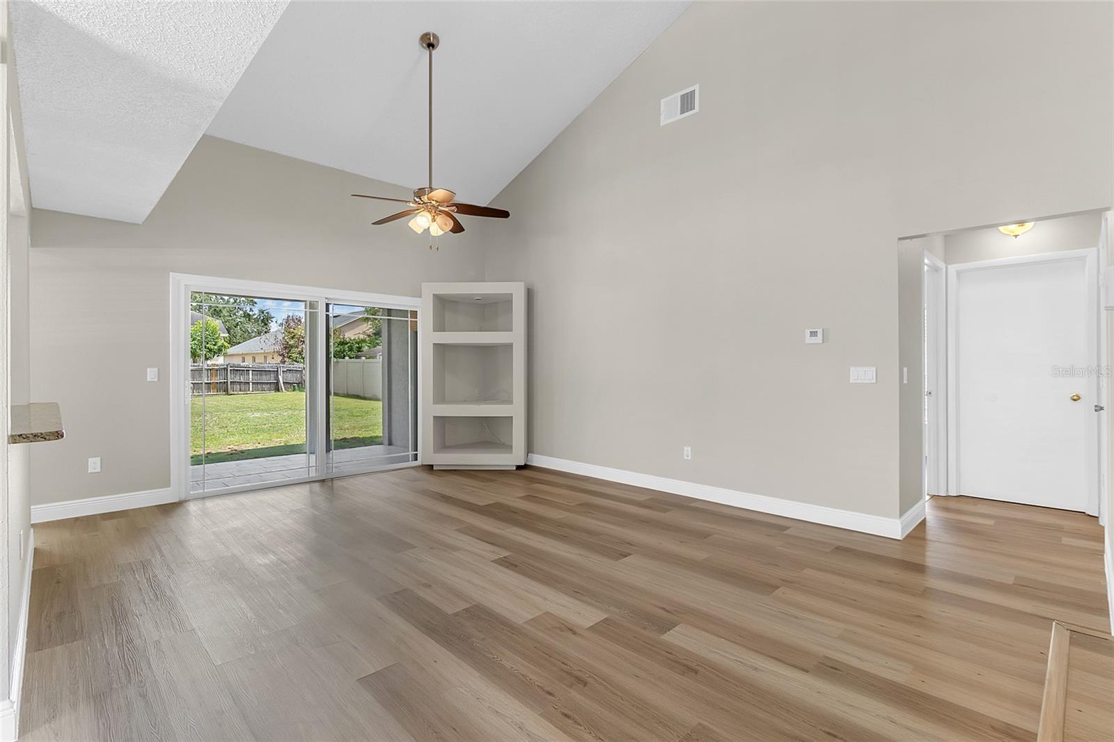 12509 Crayford Ave Property Photo 8