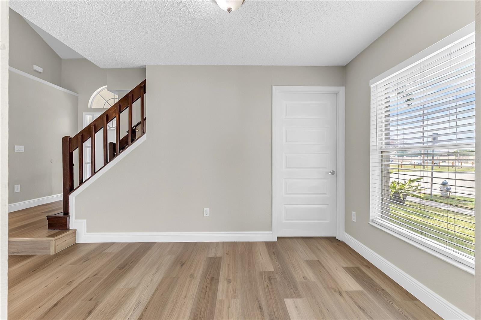 12509 Crayford Ave Property Photo 17