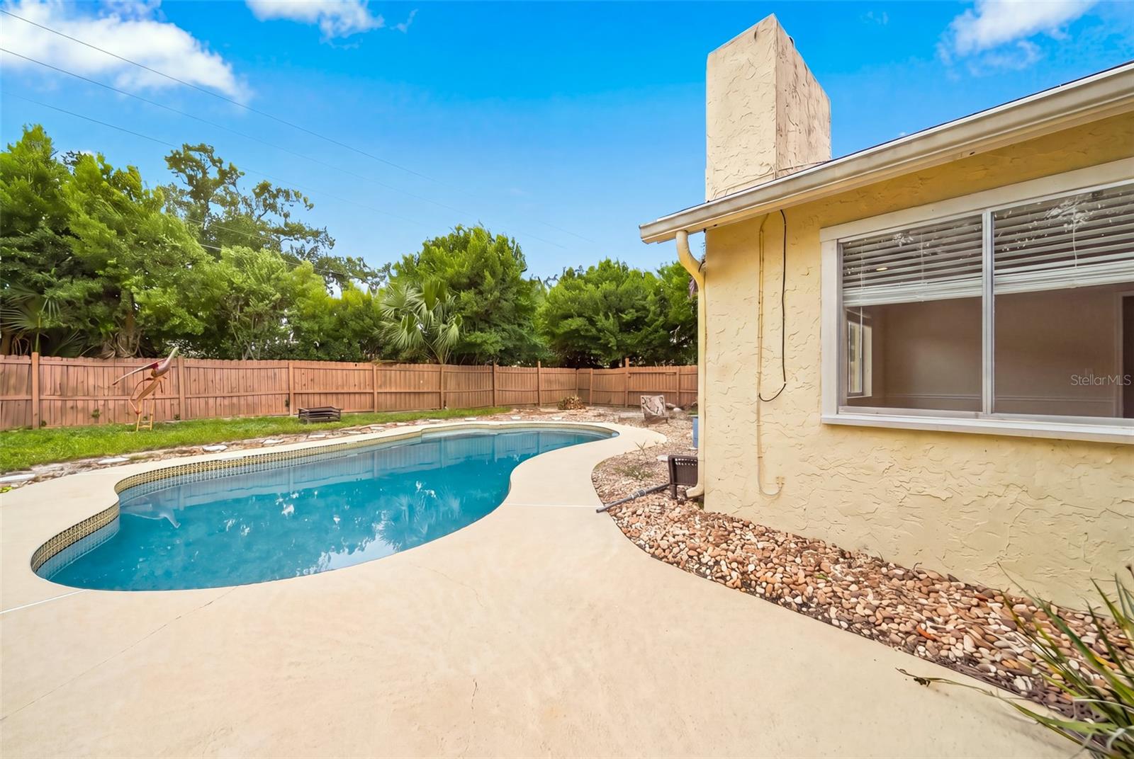8334 Crosswicks Dr Property Photo 3
