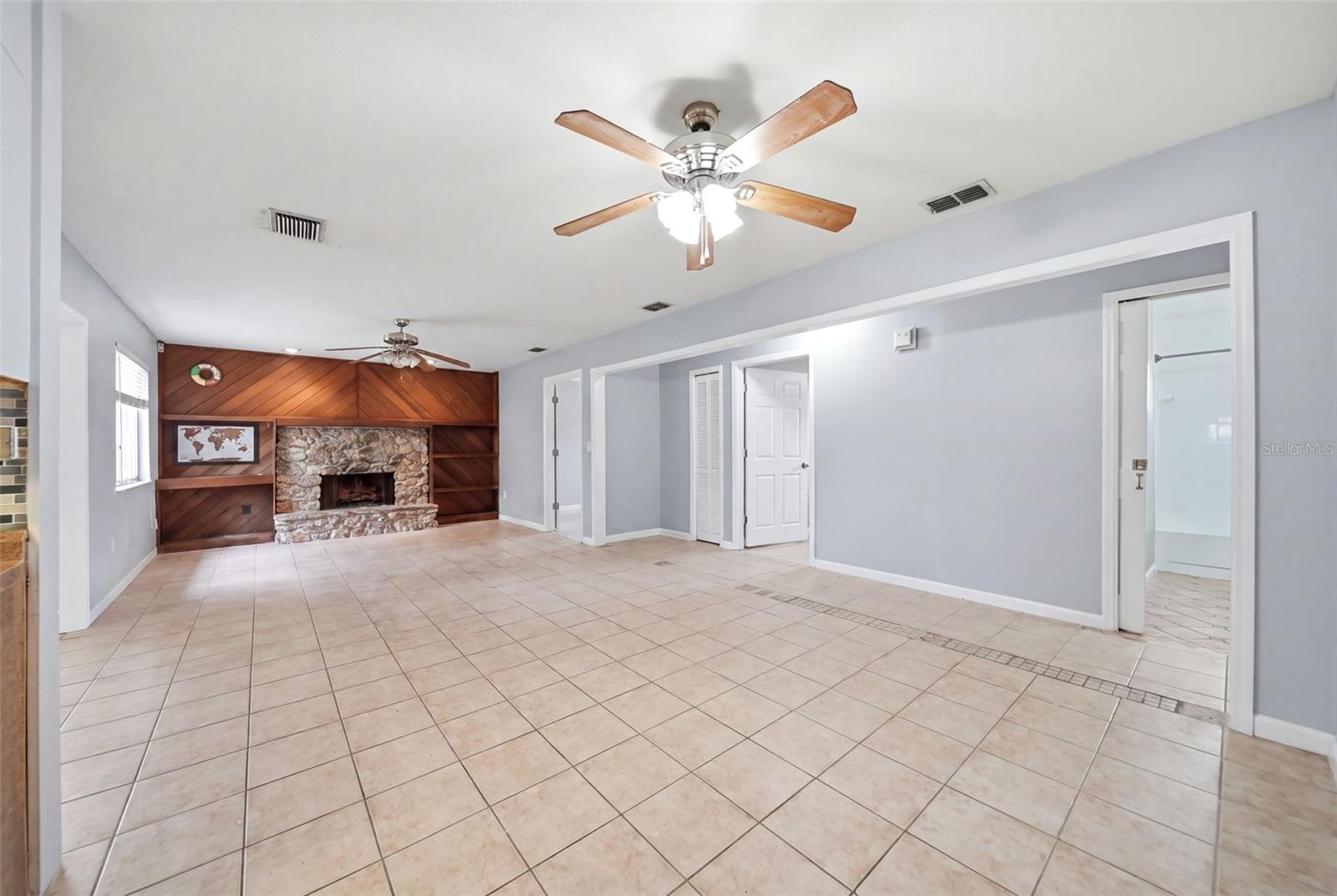 8334 Crosswicks Dr Property Photo 11