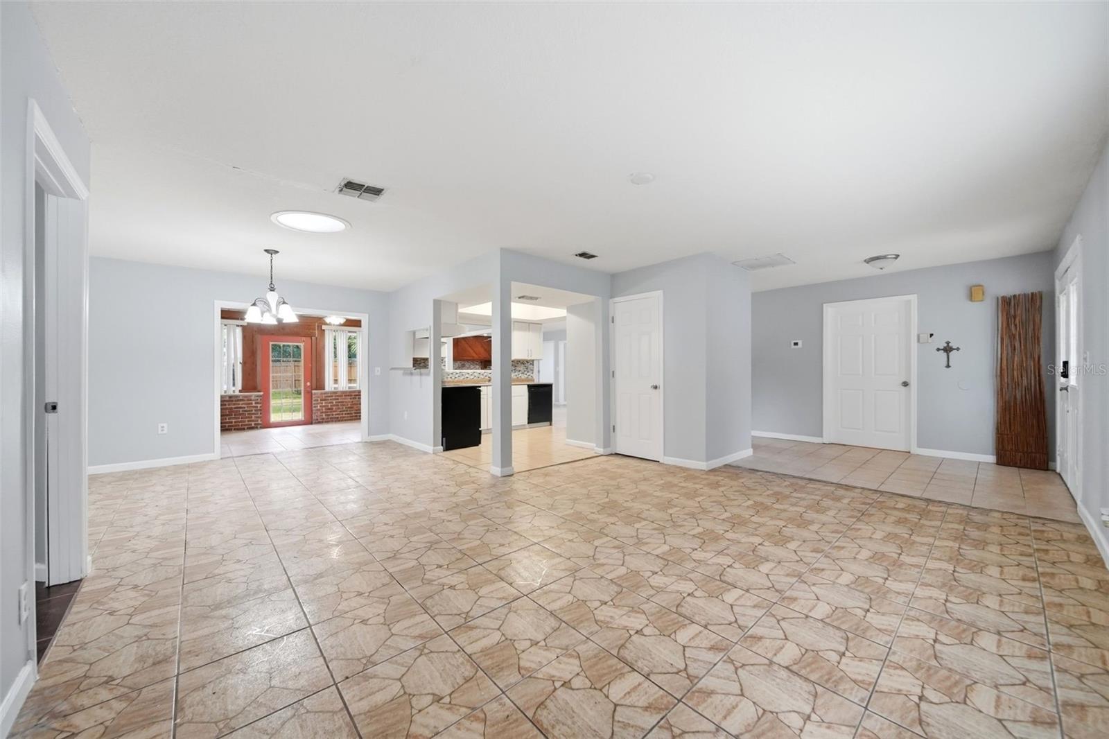 8334 Crosswicks Dr Property Photo 26
