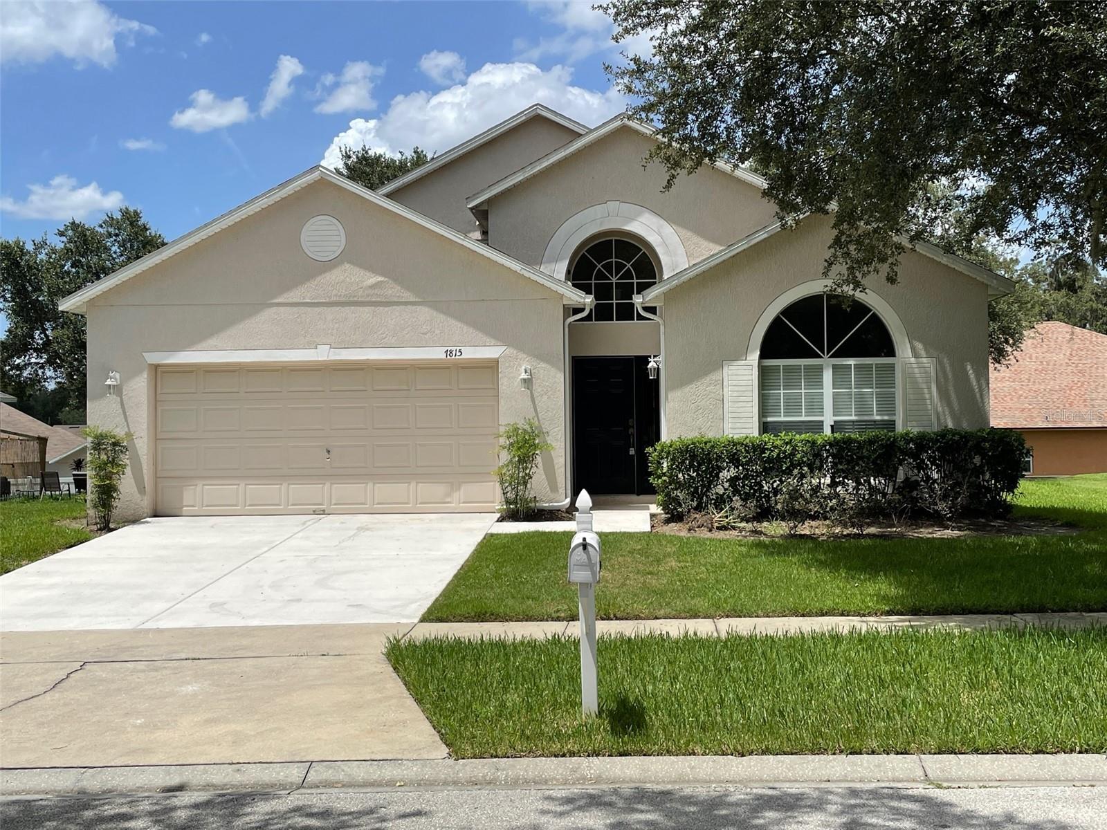 7815 REX HILL TRL Property Photo 1