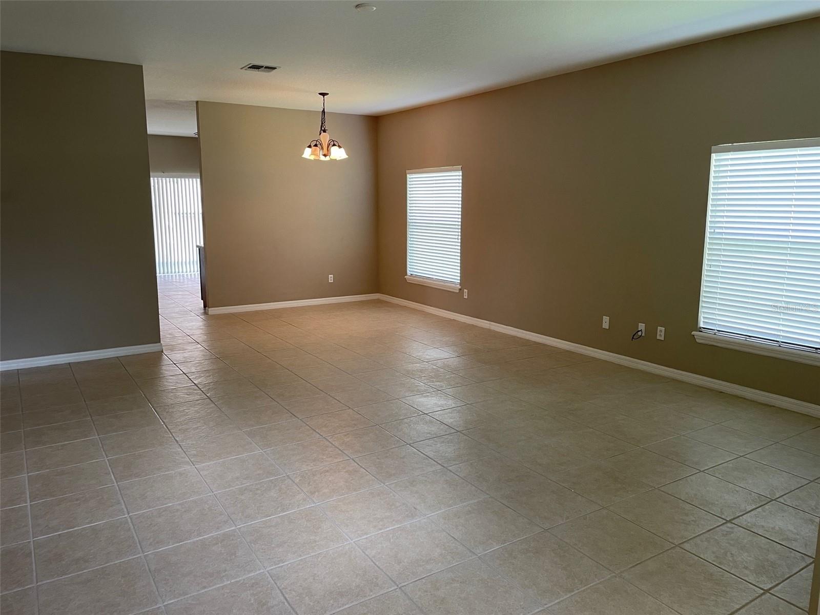 7815 Rex Hill Trl Property Photo 6