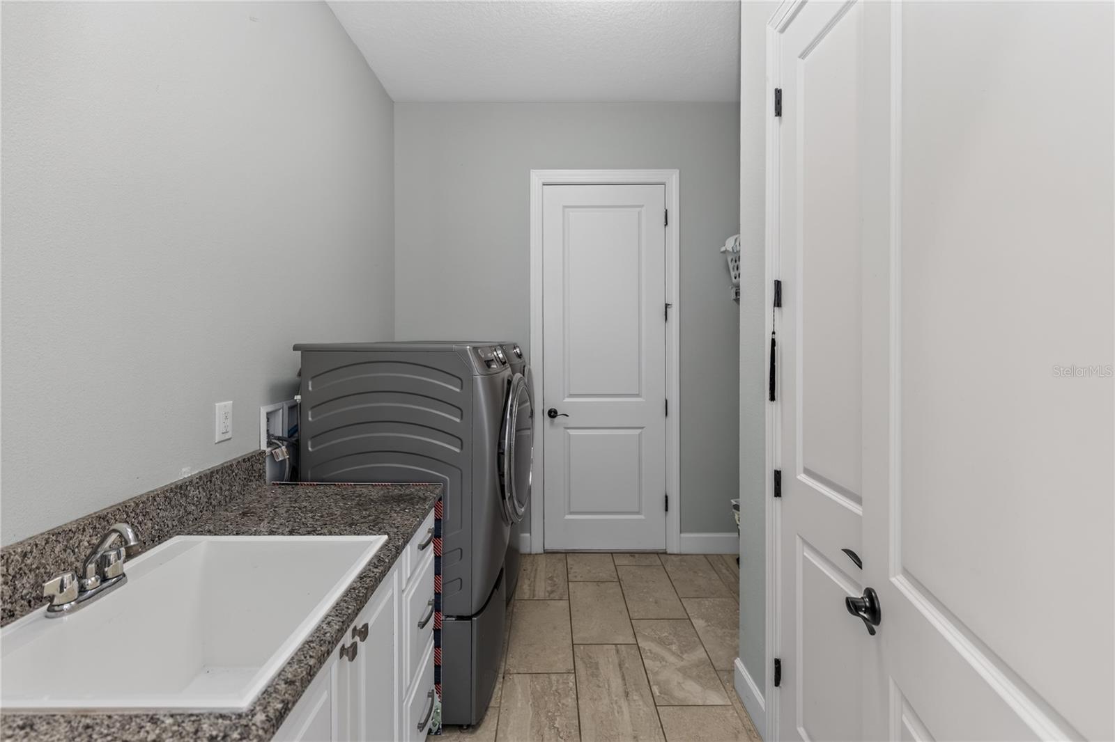 18704 Sheldon St Property Photo 23