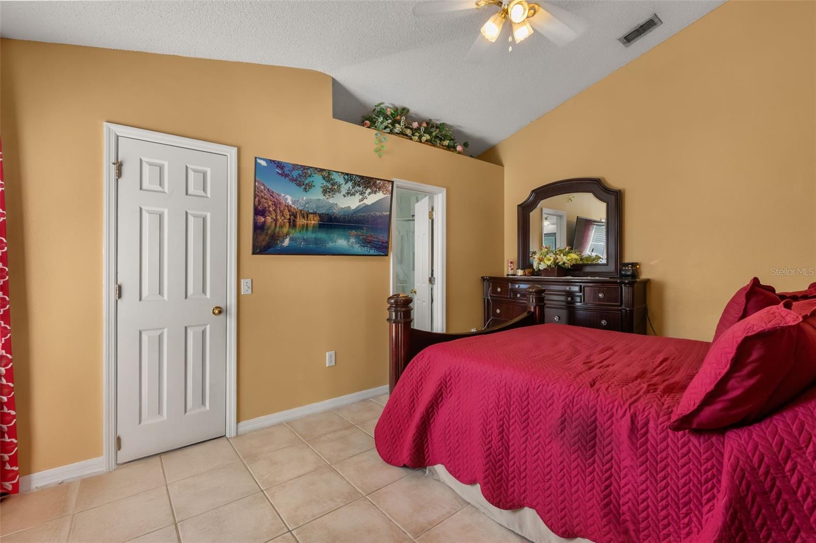 374 Colonade Ct Property Photo 21