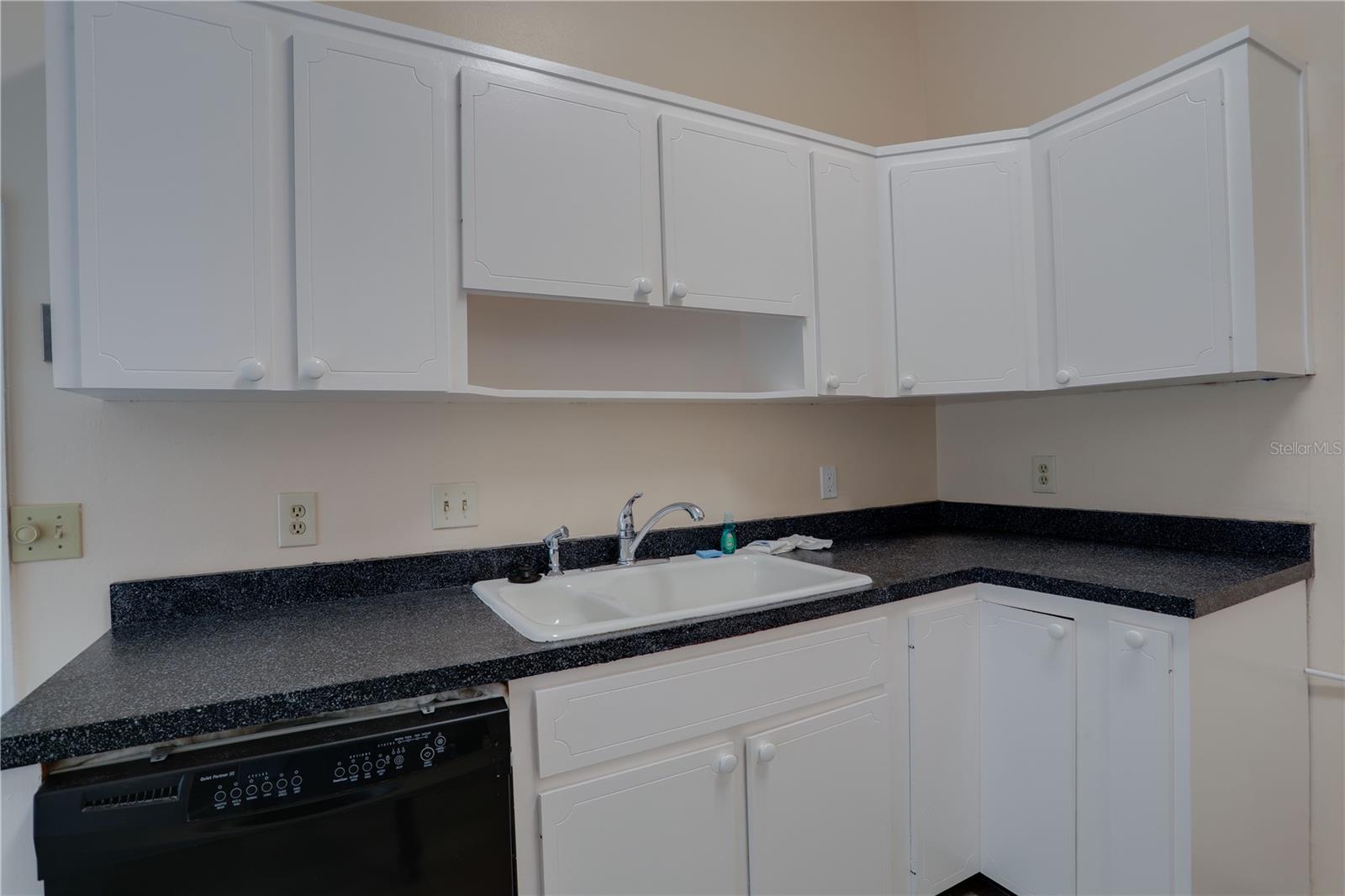 5212 Abelia Dr Property Photo 9