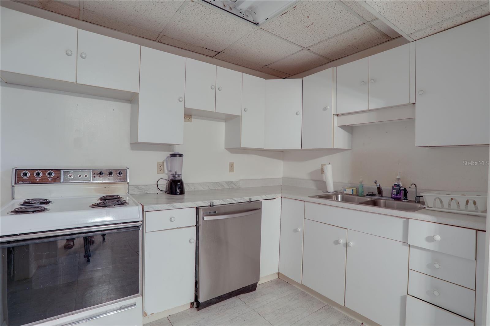 5212 Abelia Dr Property Photo 10