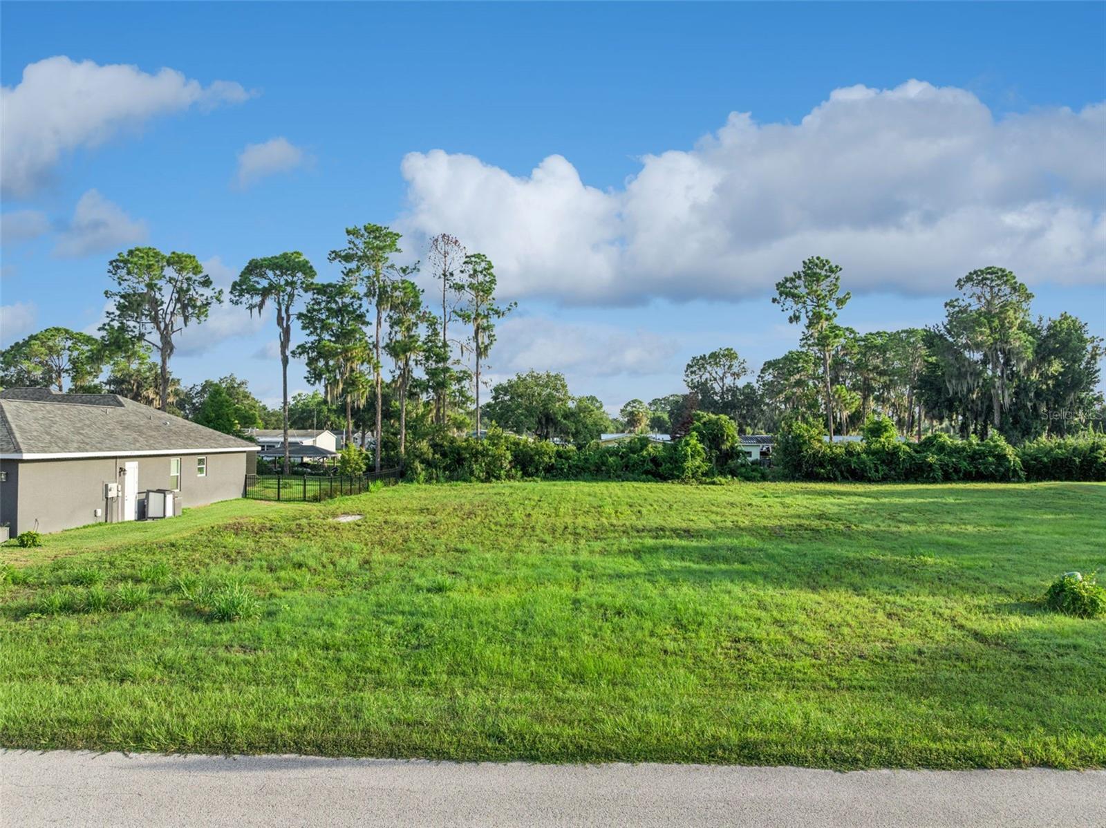 12045 Eagle Point Ct Property Photo 4