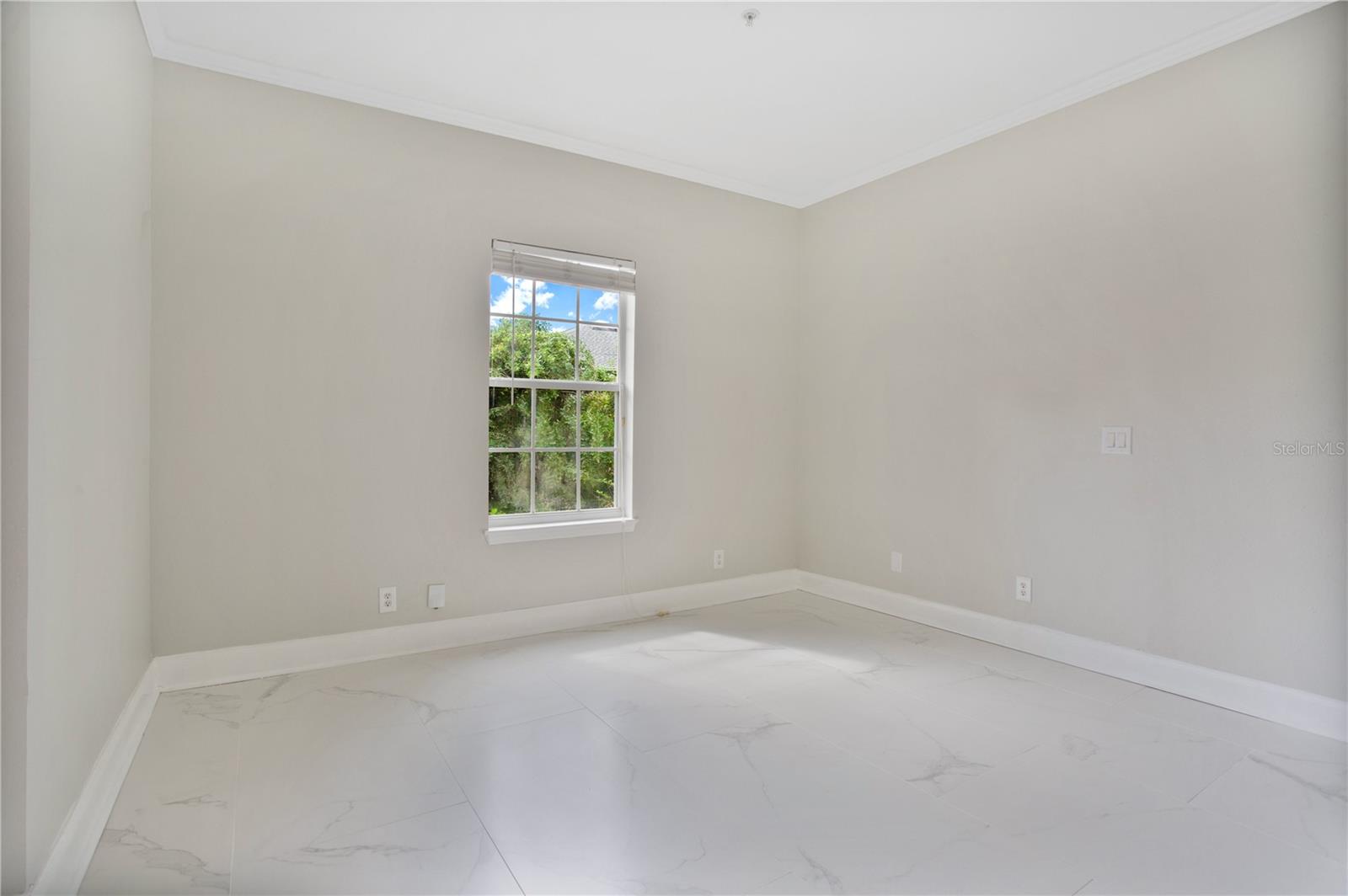 310 E Vanderbilt St #3 Property Photo 17