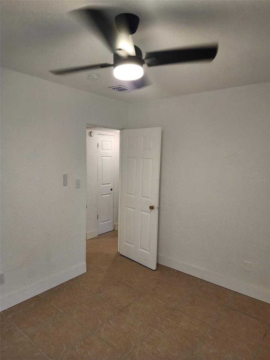 O6434637 Property Photo 4