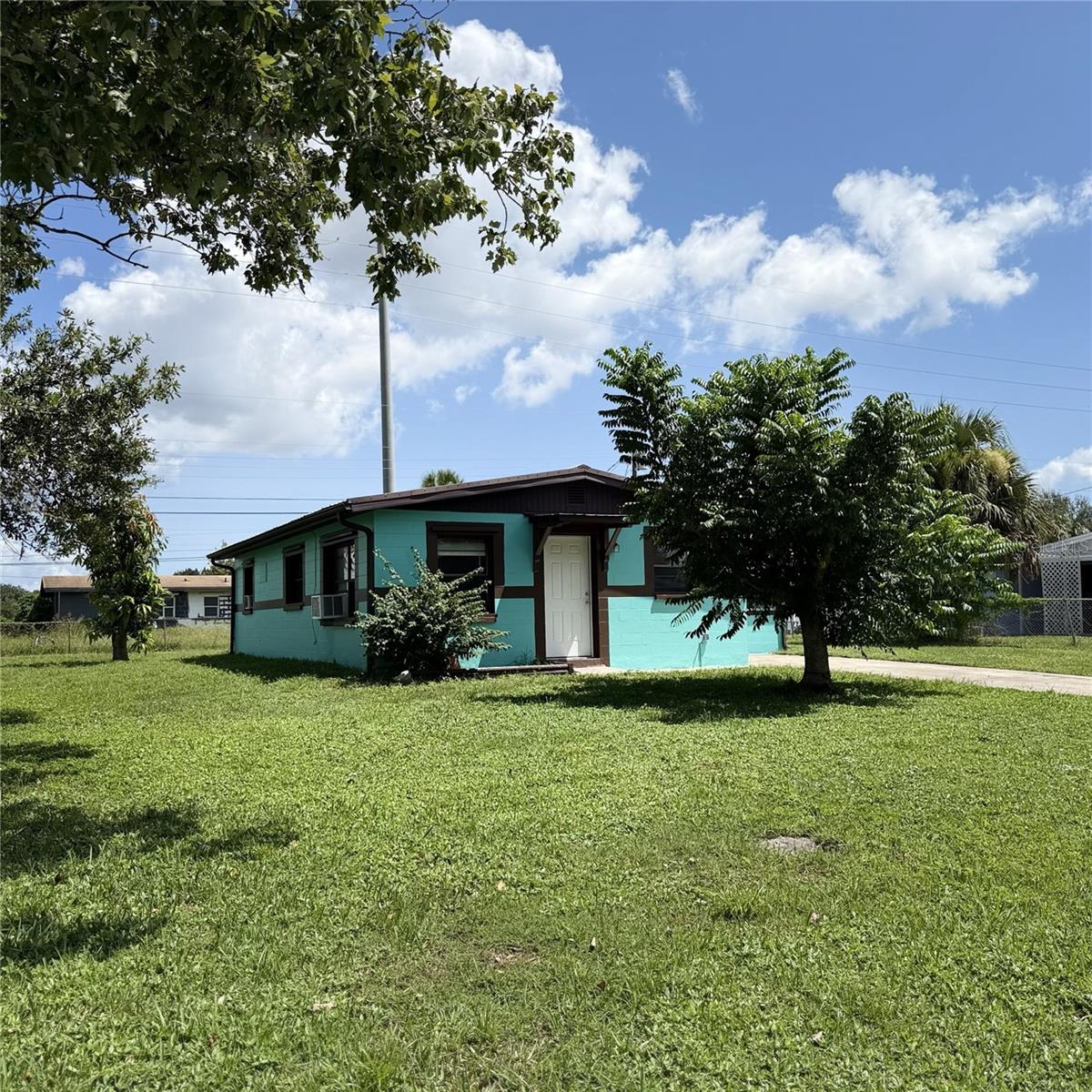 2884 TROPIC RD Property Photo 1