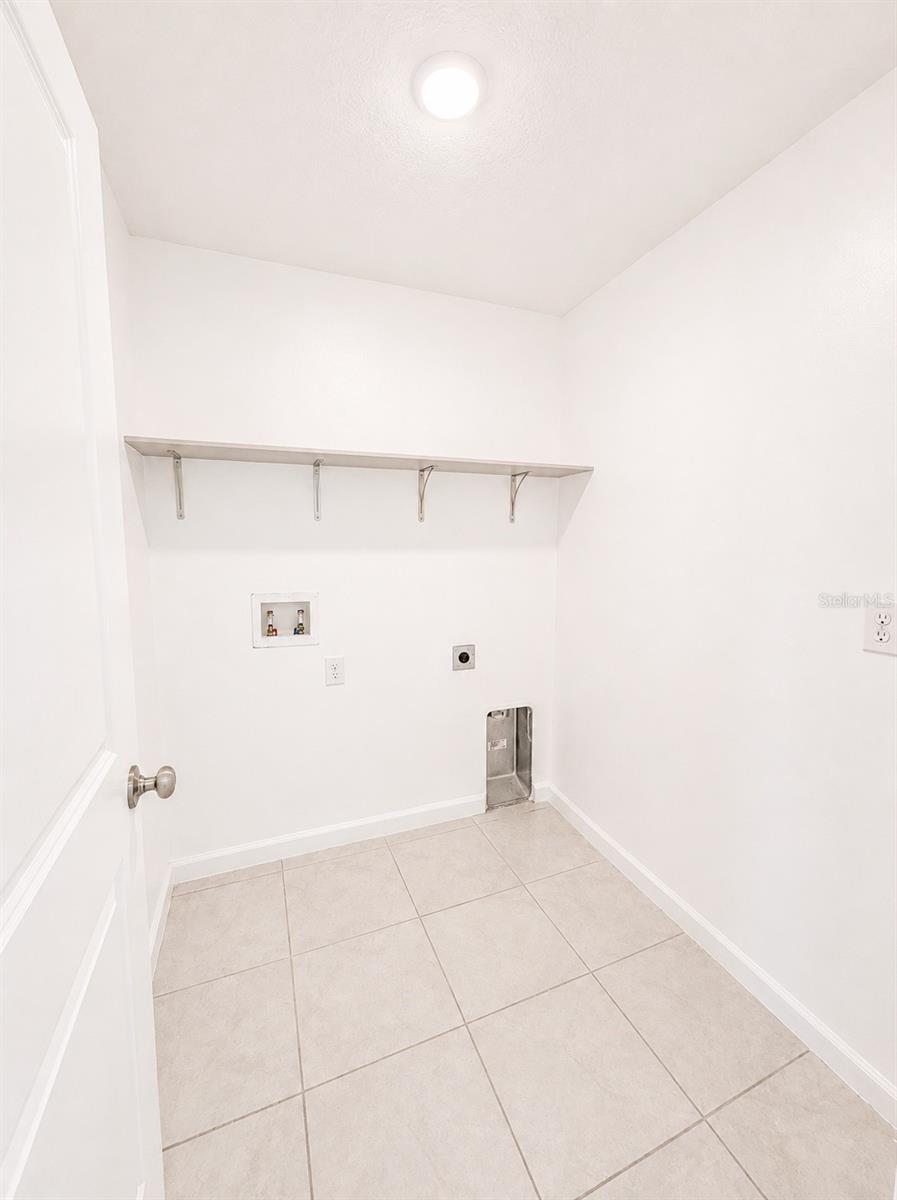 495 Taft Dr Property Photo 8