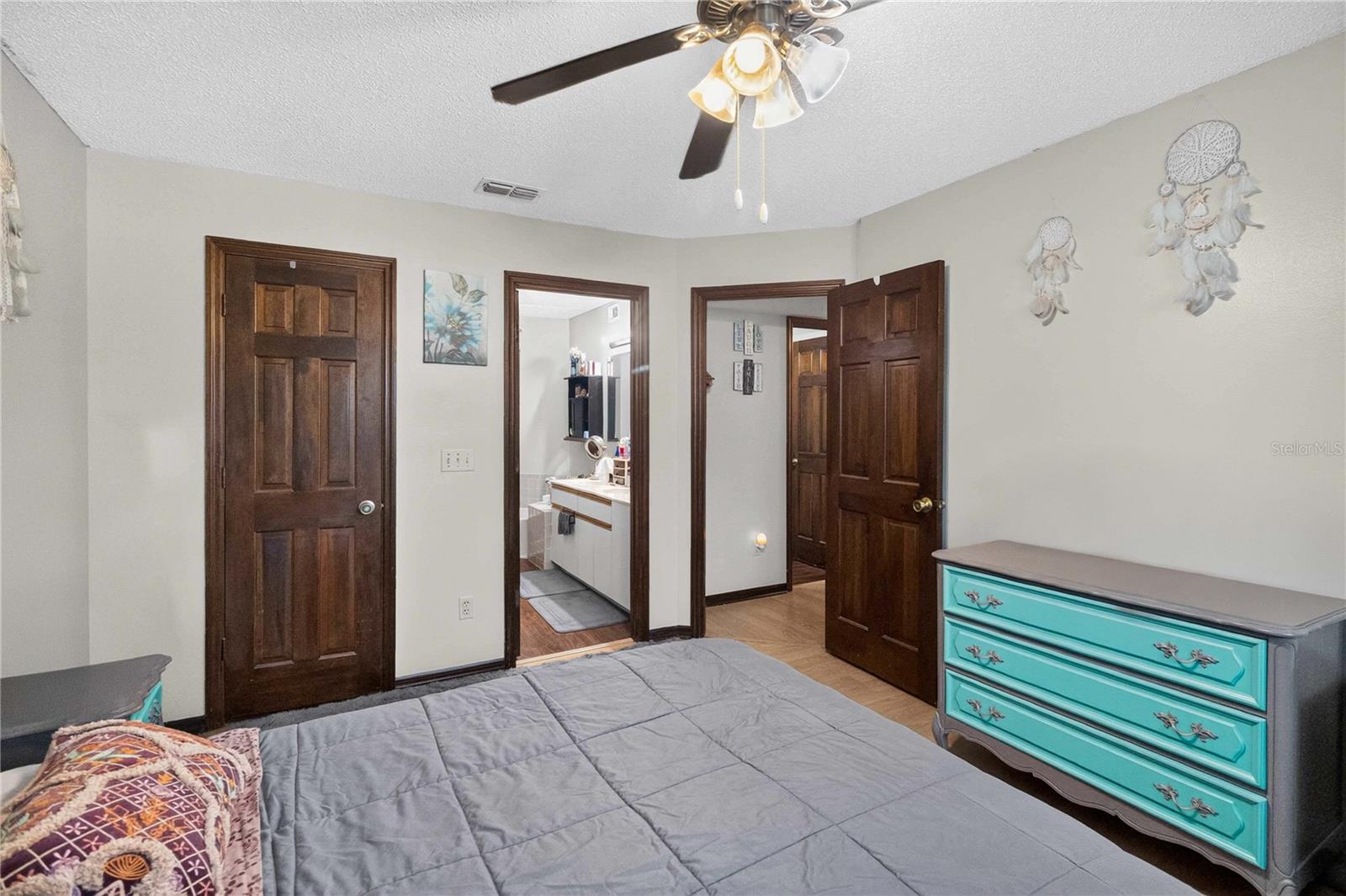 4807 Coachmans Dr #2402 Property Photo 12