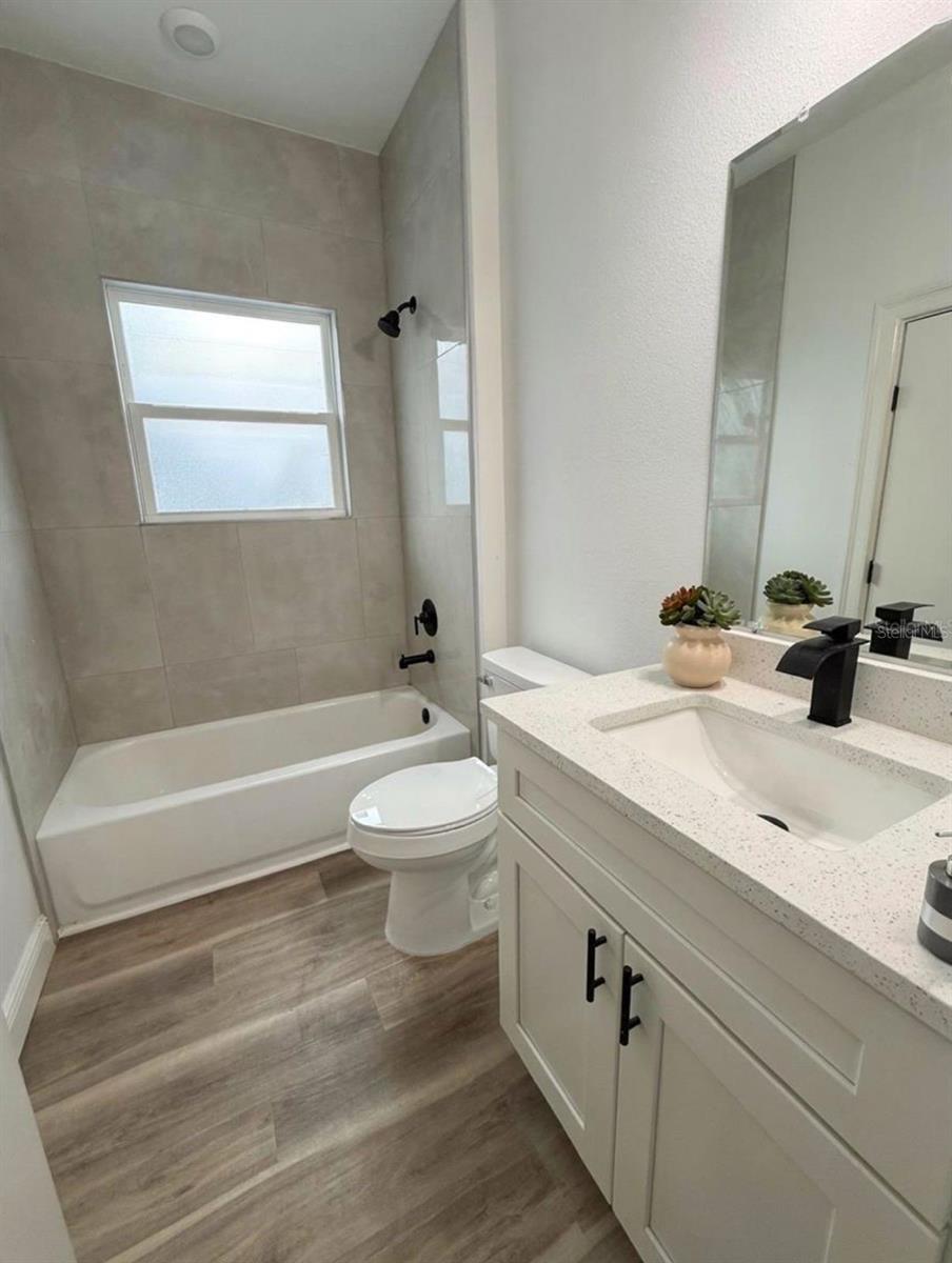 3383 Loveland Blvd Property Photo 4