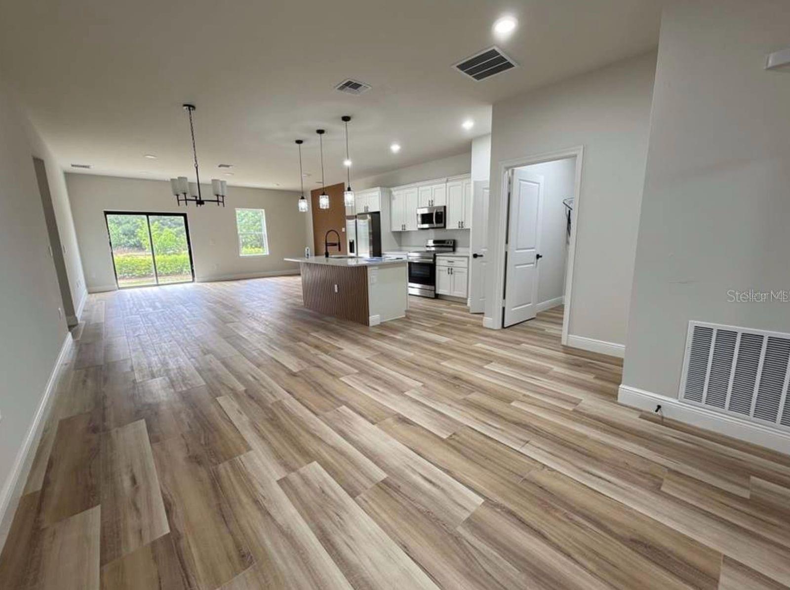 3383 Loveland Blvd Property Photo 12