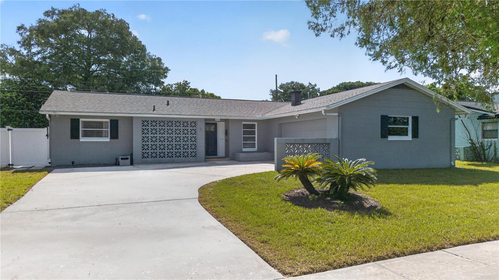 2112 Eastbrook Blvd Property Photo 1
