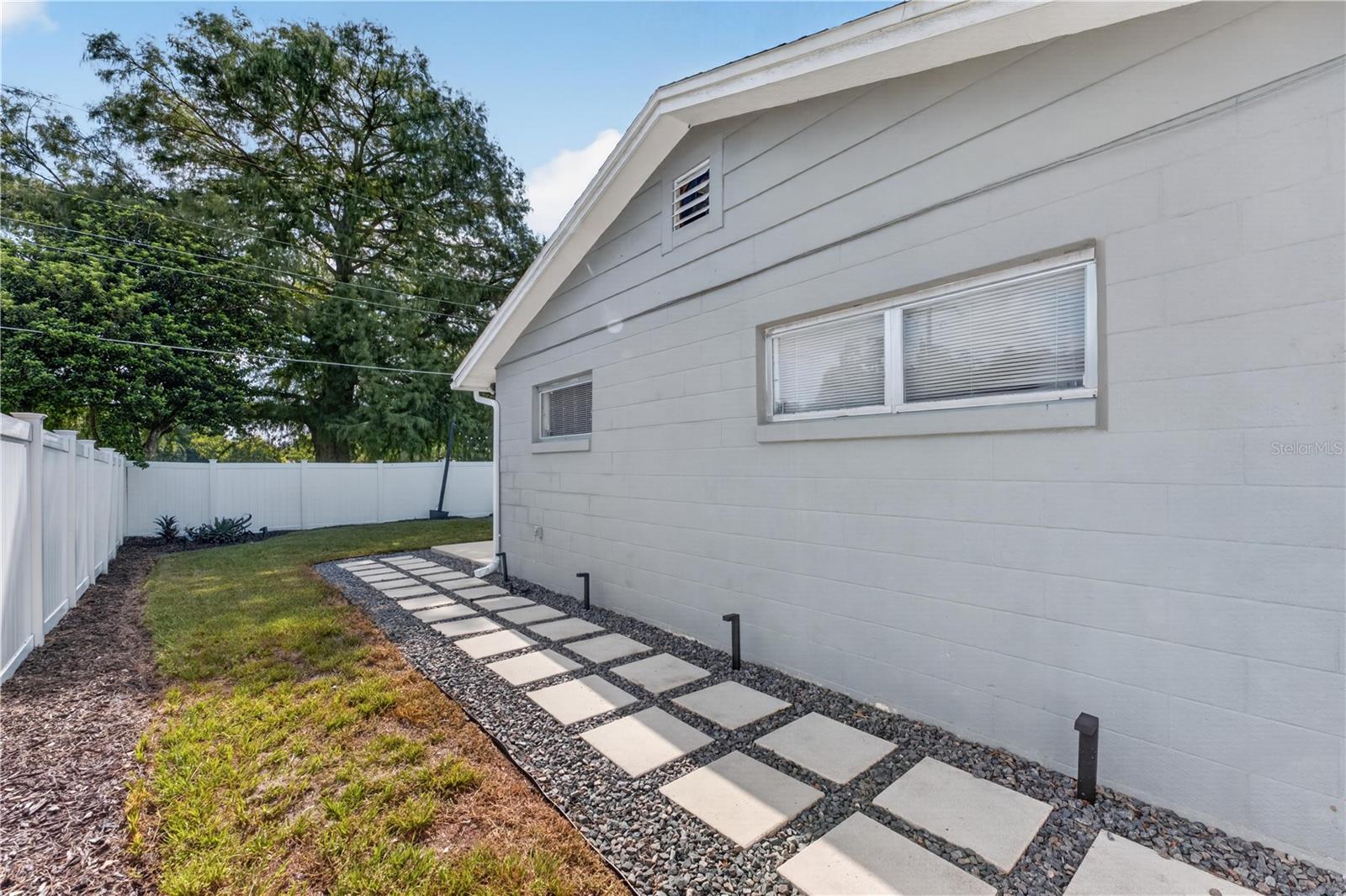 2112 Eastbrook Blvd Property Photo 34