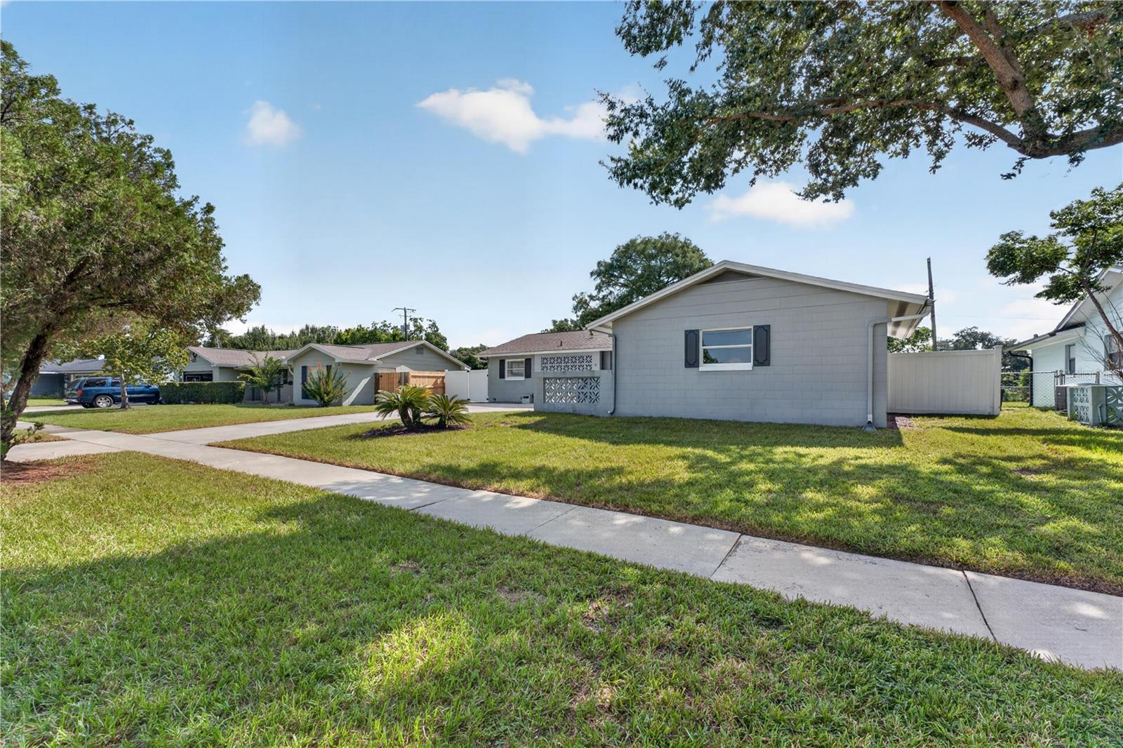 2112 Eastbrook Blvd Property Photo 35