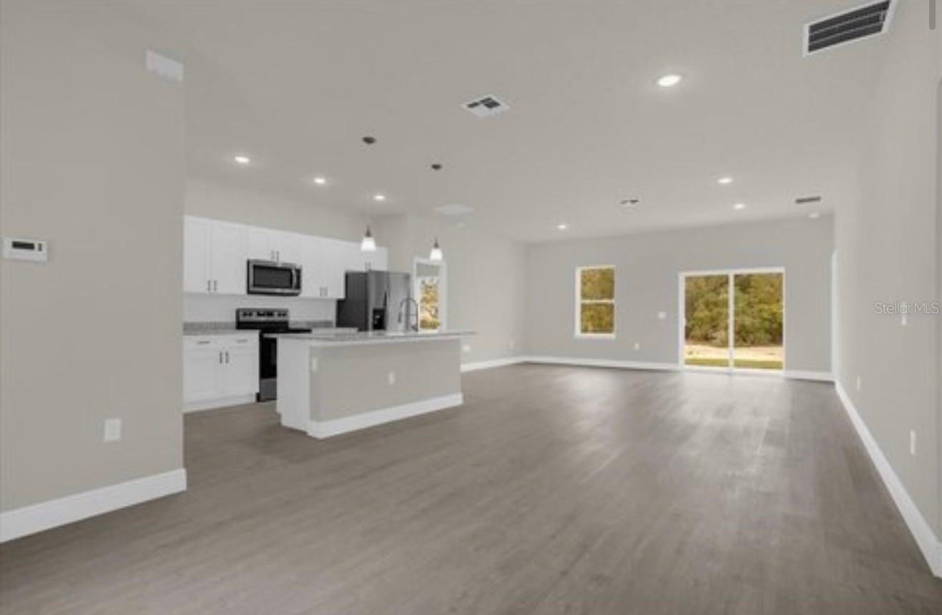 301 Michigan Pl Property Photo 2